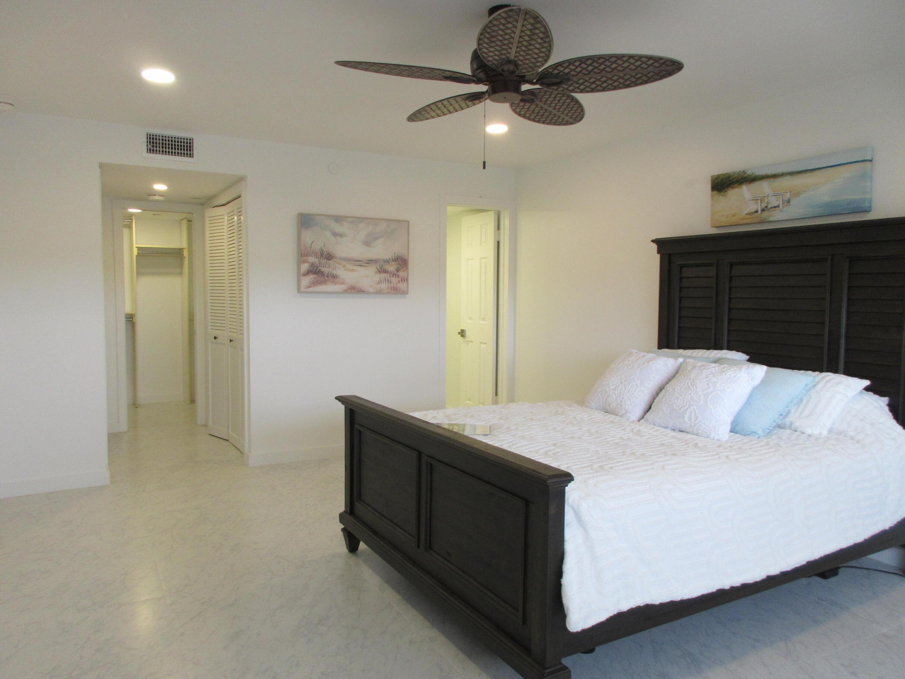 859 Jeffery Street 504