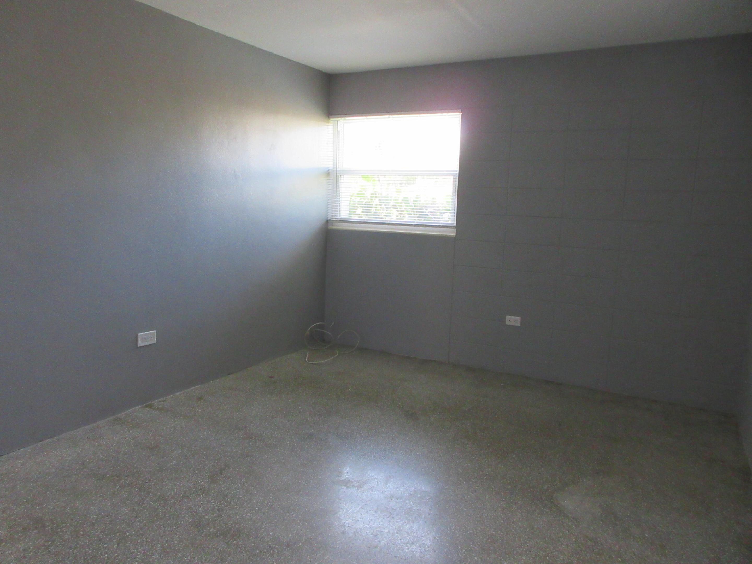 1228 18th Avenue N 4