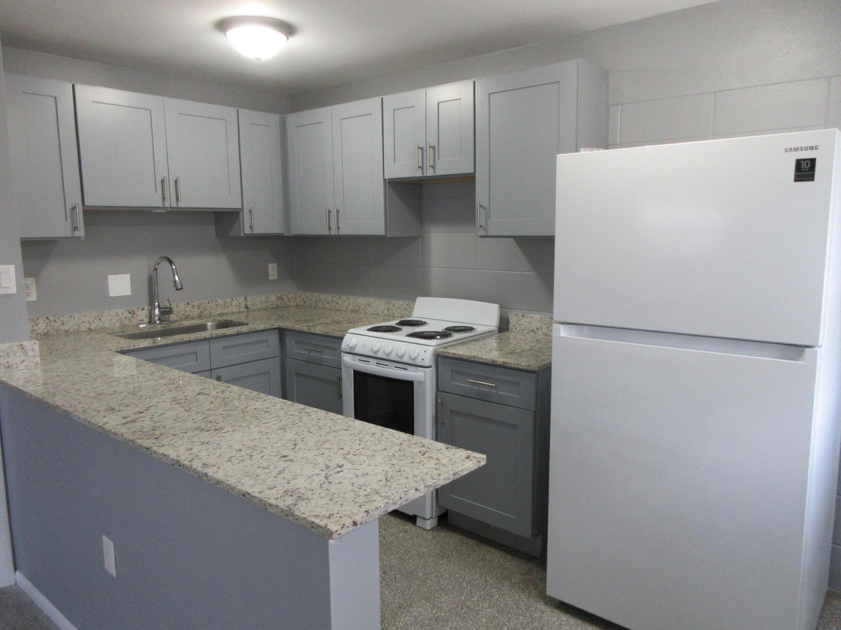 1228 18th Avenue N 4