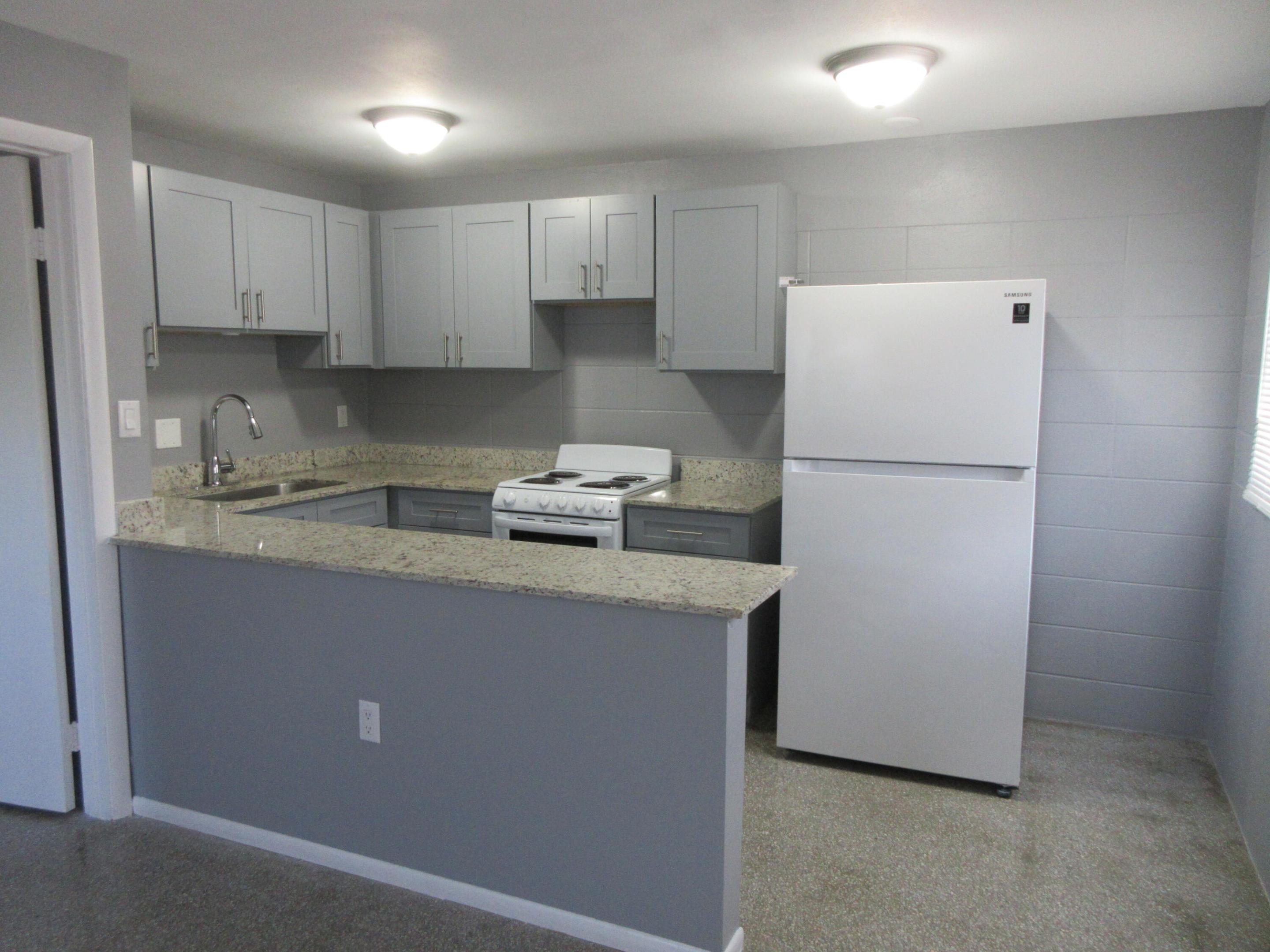 1228 18th Avenue N 4