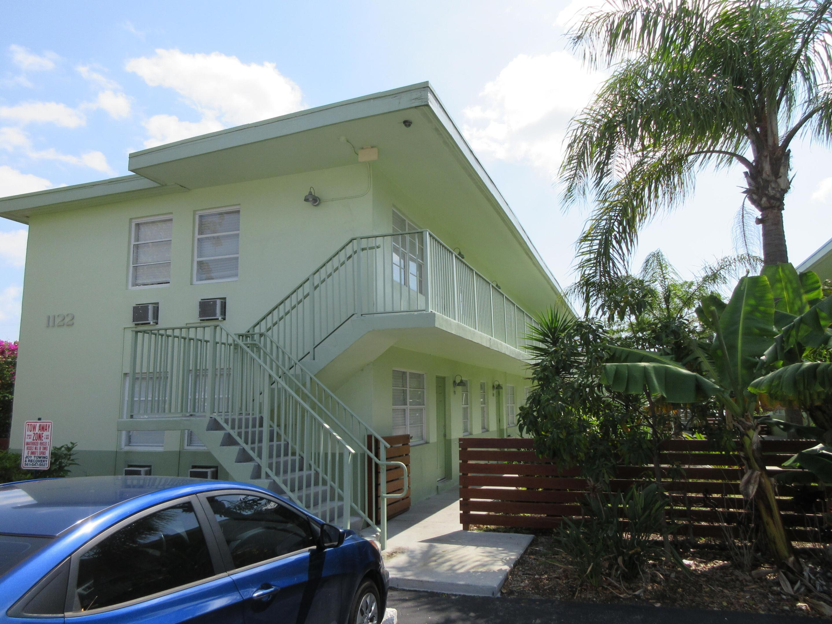 1122 N H Street 14