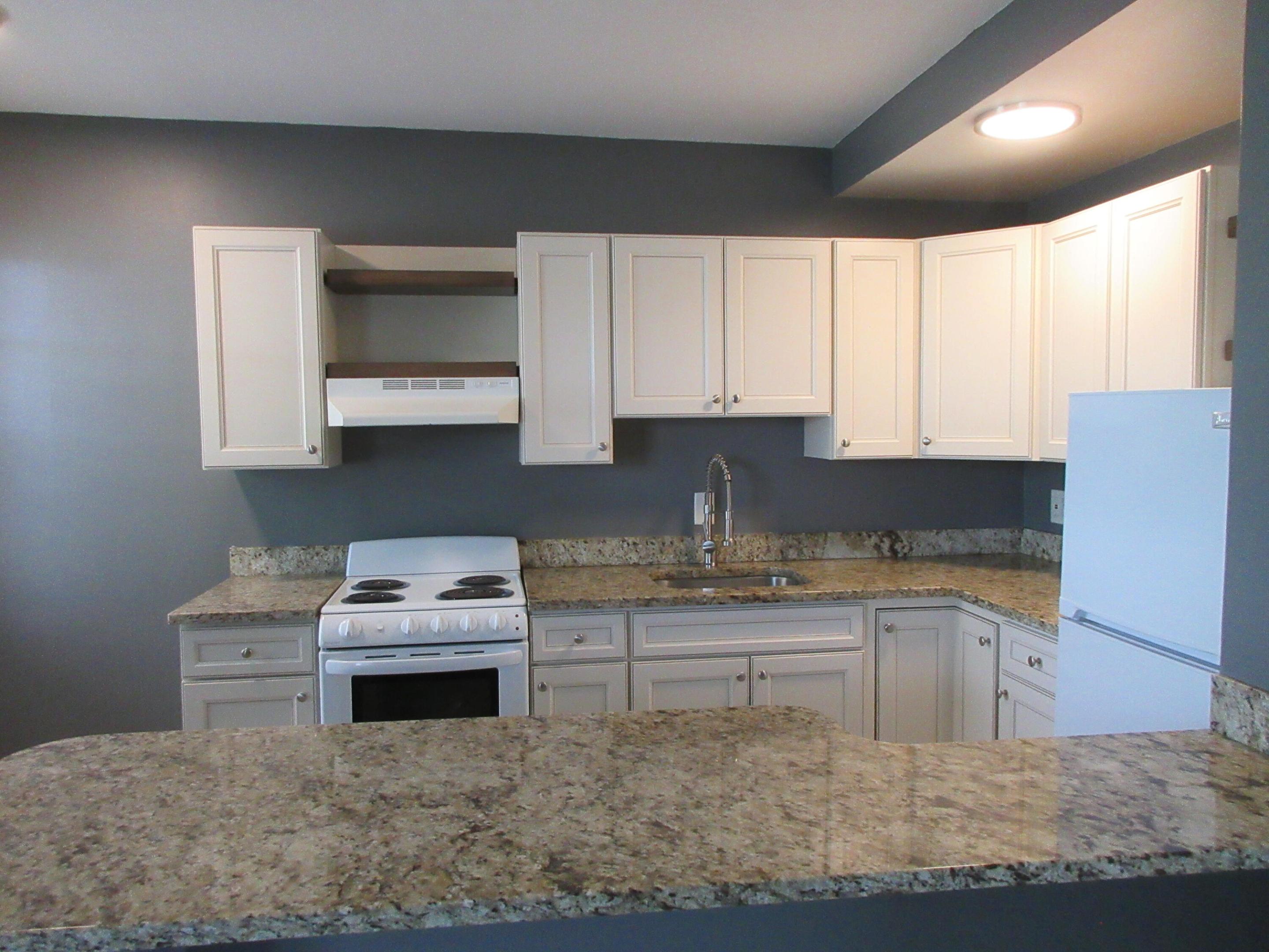 1122 N H Street 14