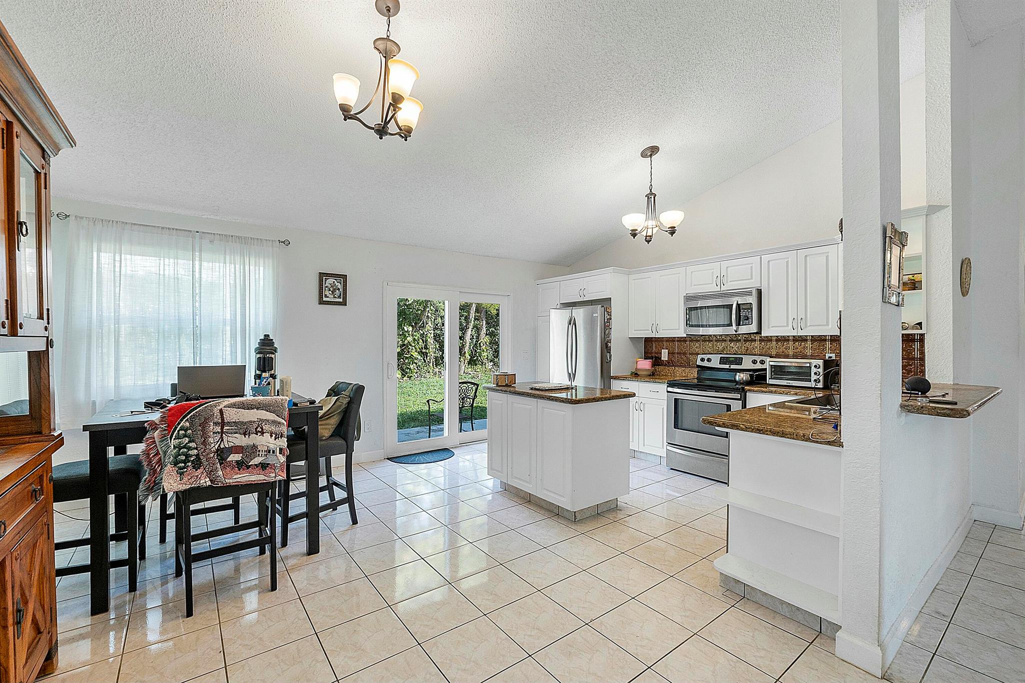 8143 Cedar Hollow Lane