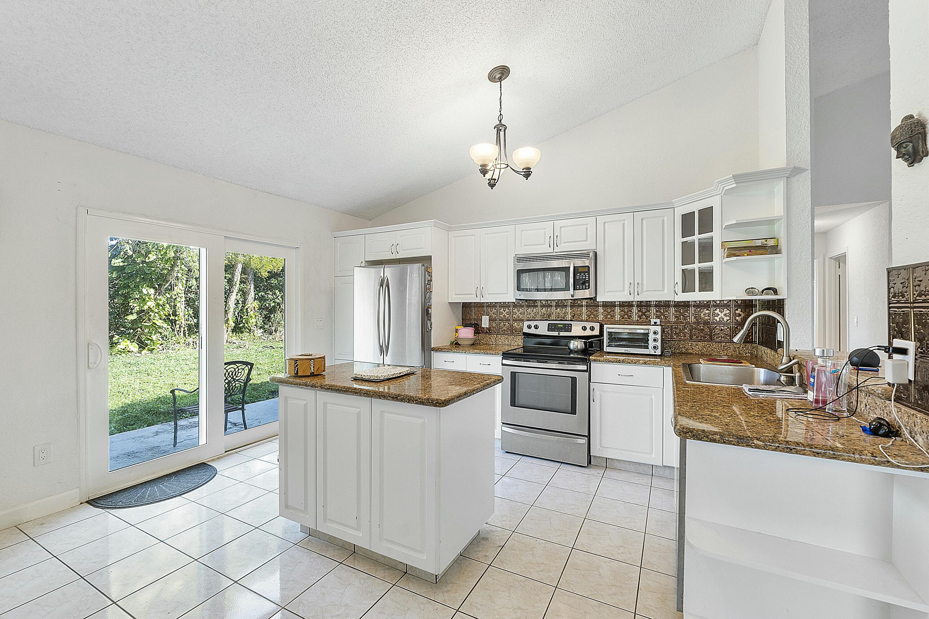 8143 Cedar Hollow Lane