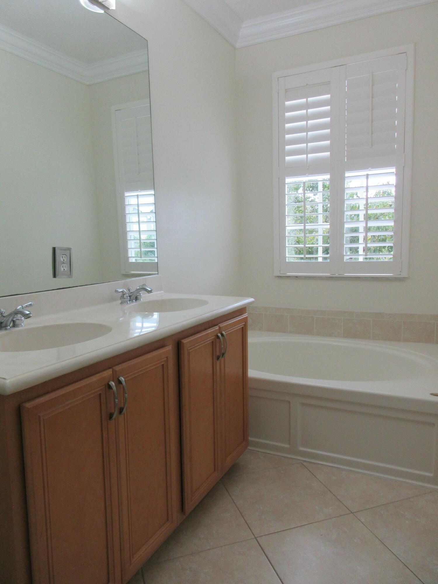 295 NE 5th Avenue 24