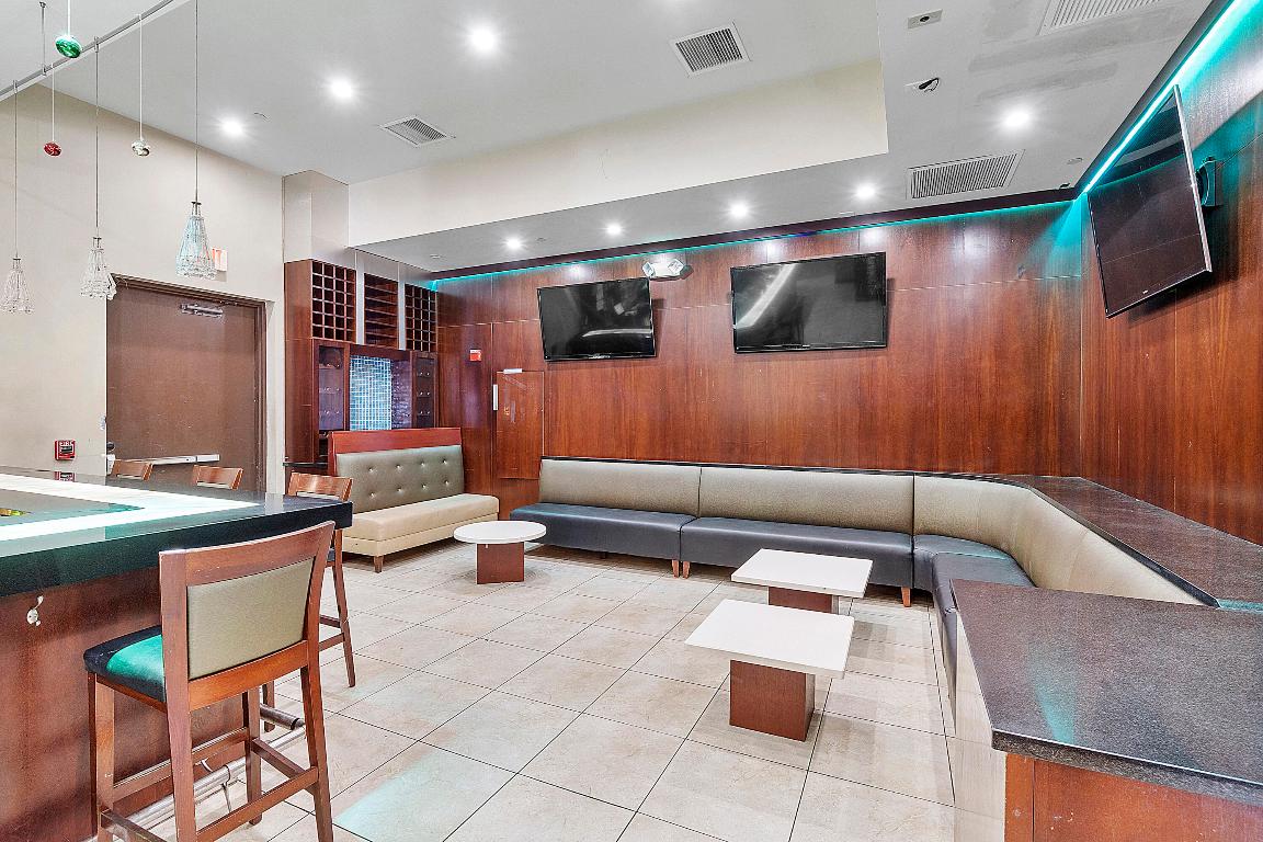 401 W Atlantic Avenue R8-R9