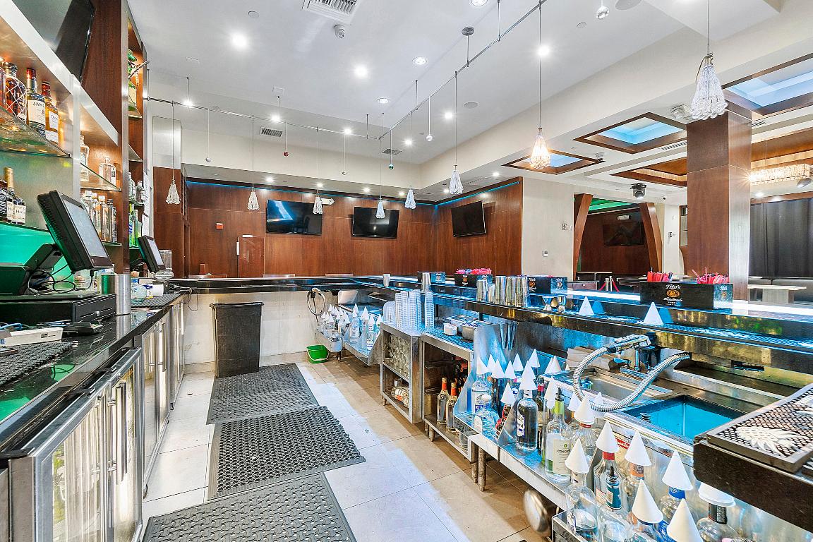 401 W Atlantic Avenue R8-R9