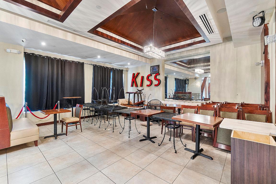 401 W Atlantic Avenue R8-R9