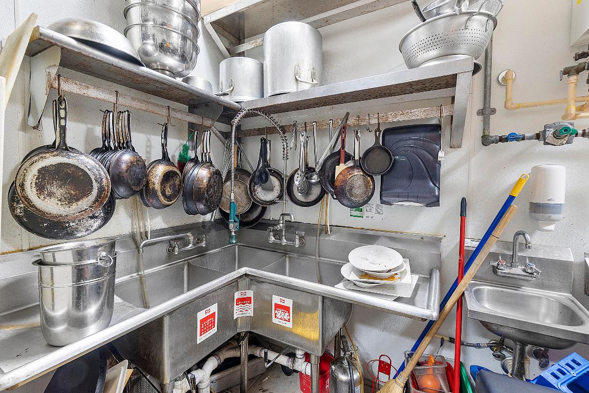 401 W Atlantic Avenue R8-R9