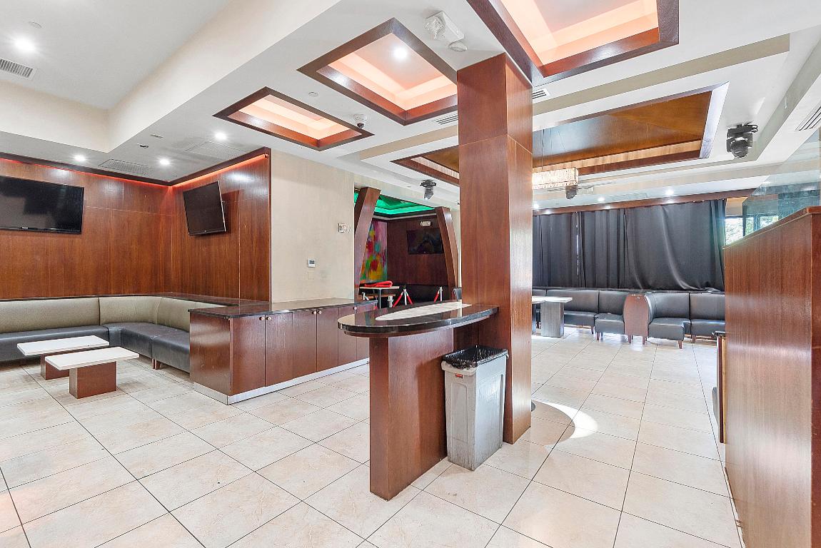 401 W Atlantic Avenue R8-R9