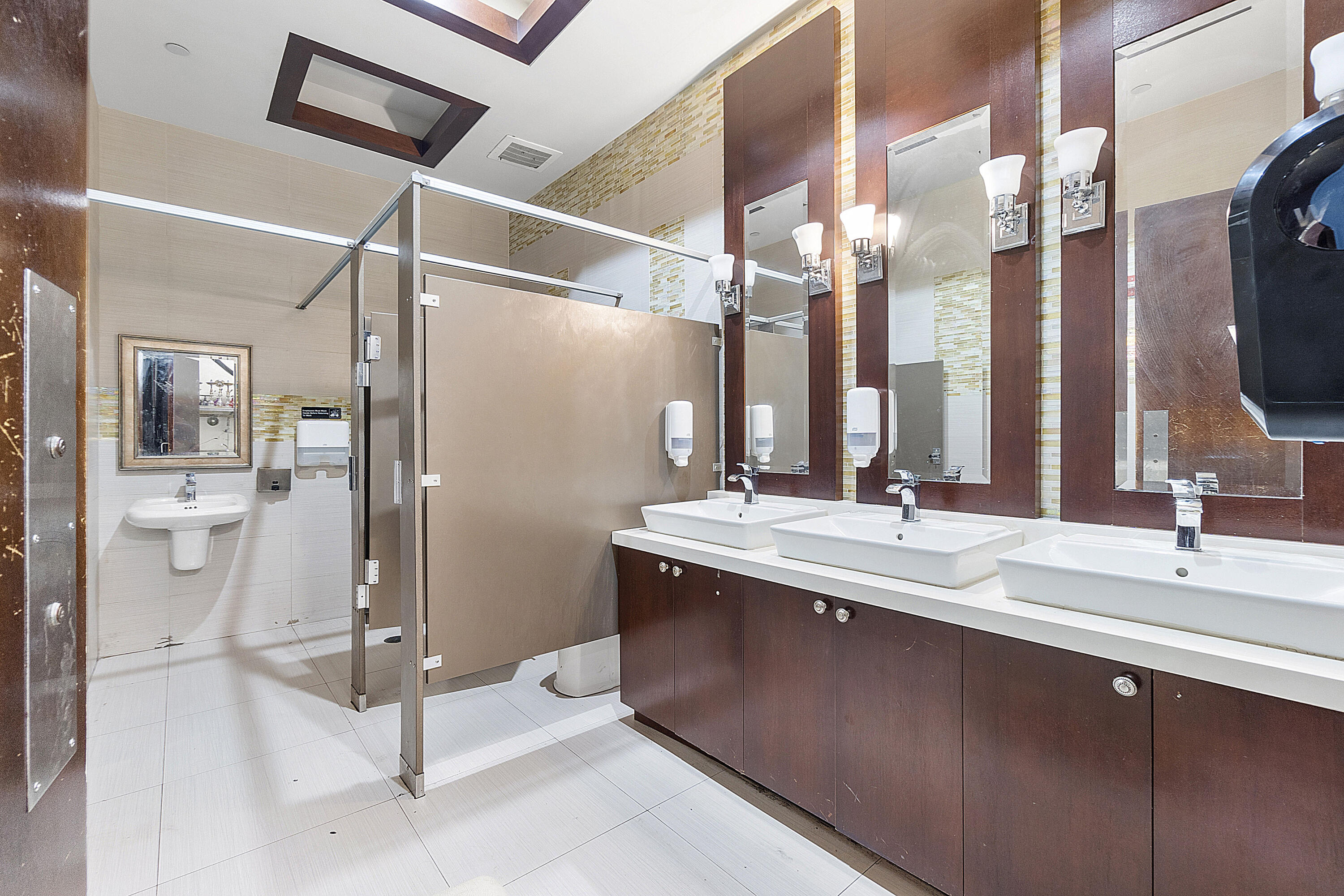 401 W Atlantic Avenue R8-R9