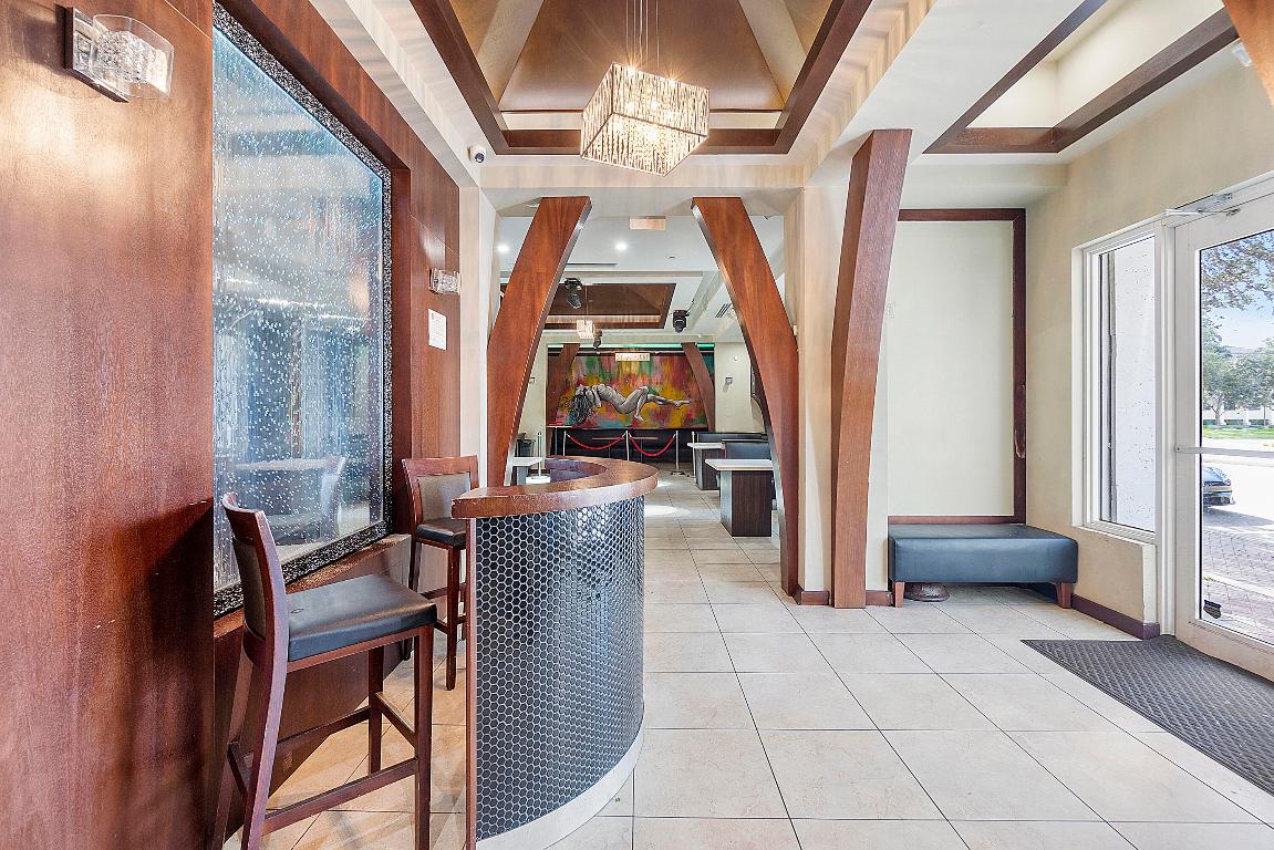 401 W Atlantic Avenue R8-R9