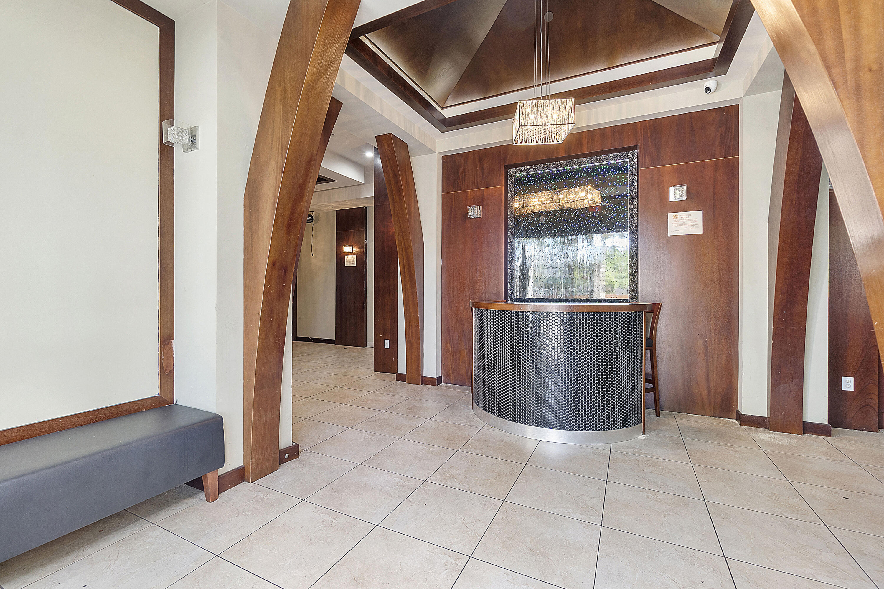 401 W Atlantic Avenue R8-R9