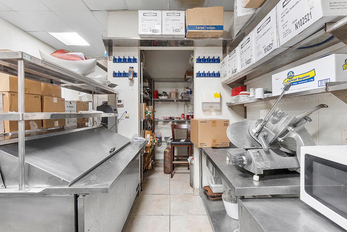 401 W Atlantic Avenue R8-R9