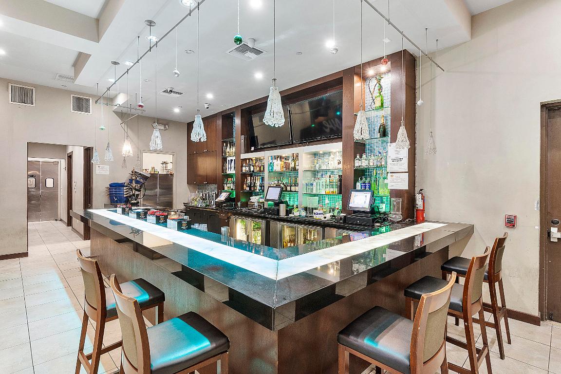 401 W Atlantic Avenue R8-R9