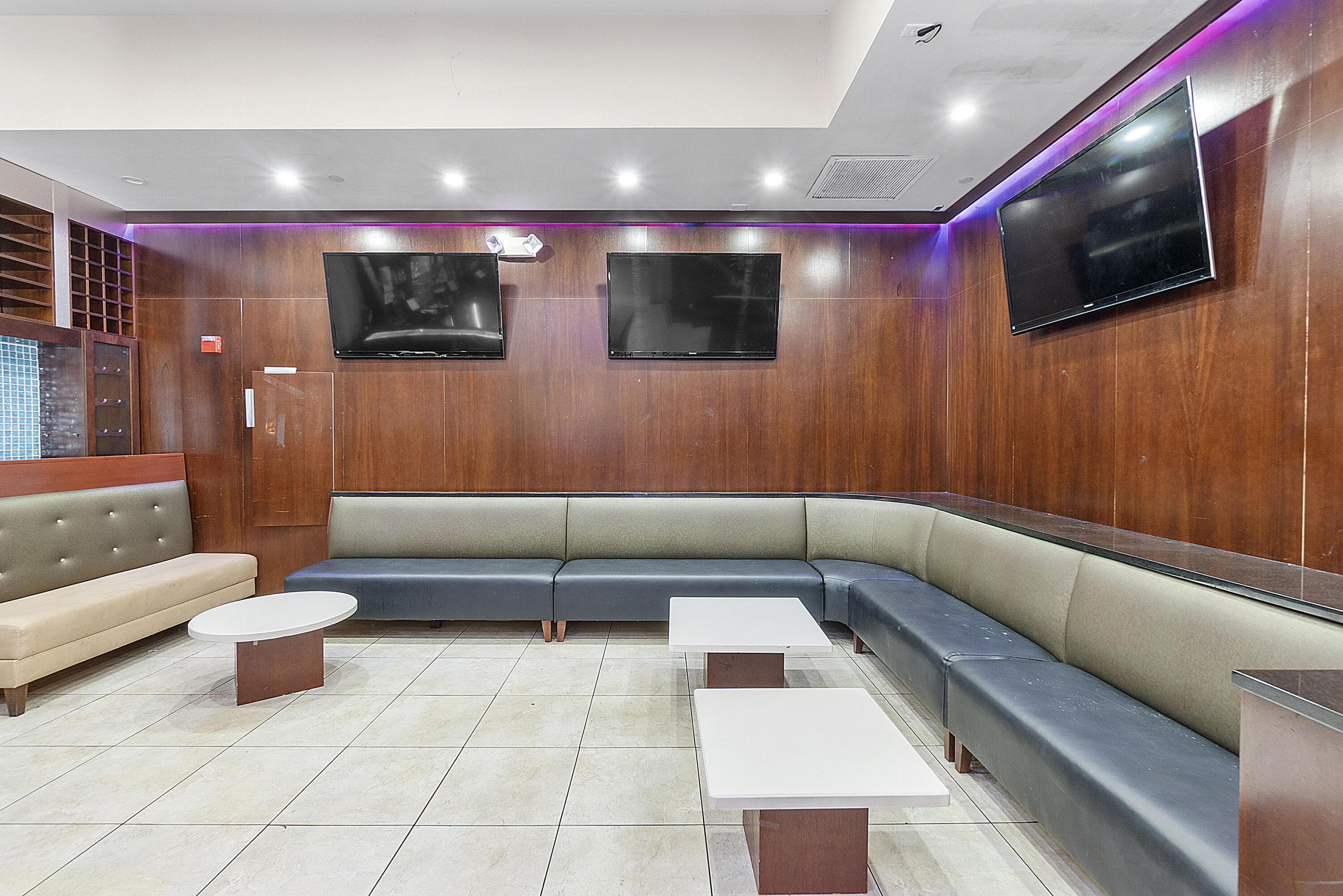 401 W Atlantic Avenue R8-R9