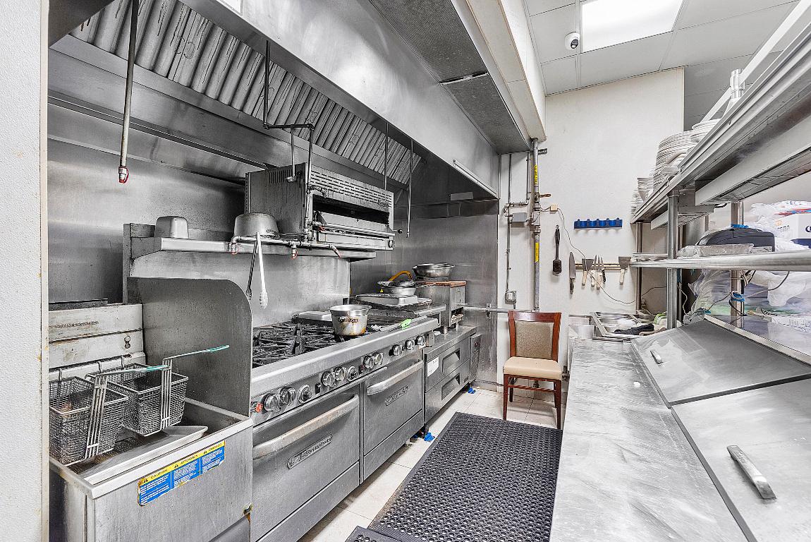 401 W Atlantic Avenue R8-R9