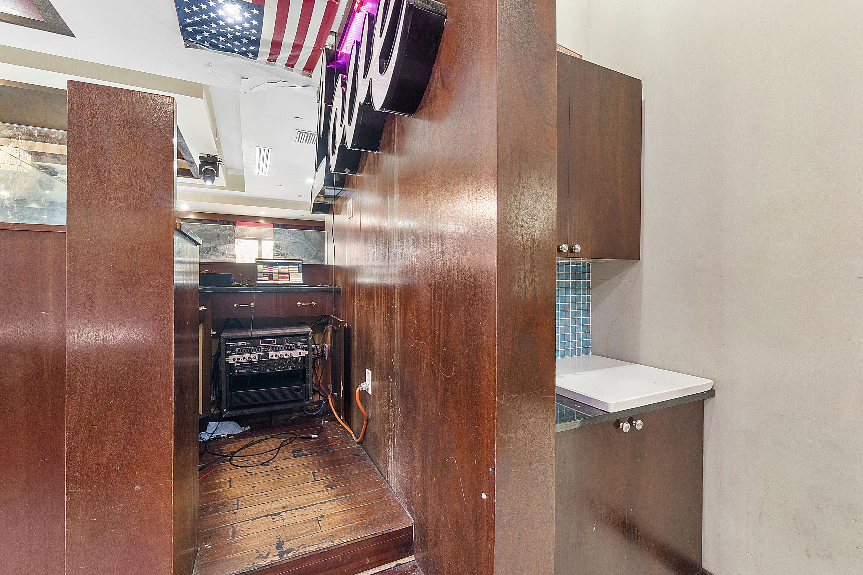 401 W Atlantic Avenue R8-R9