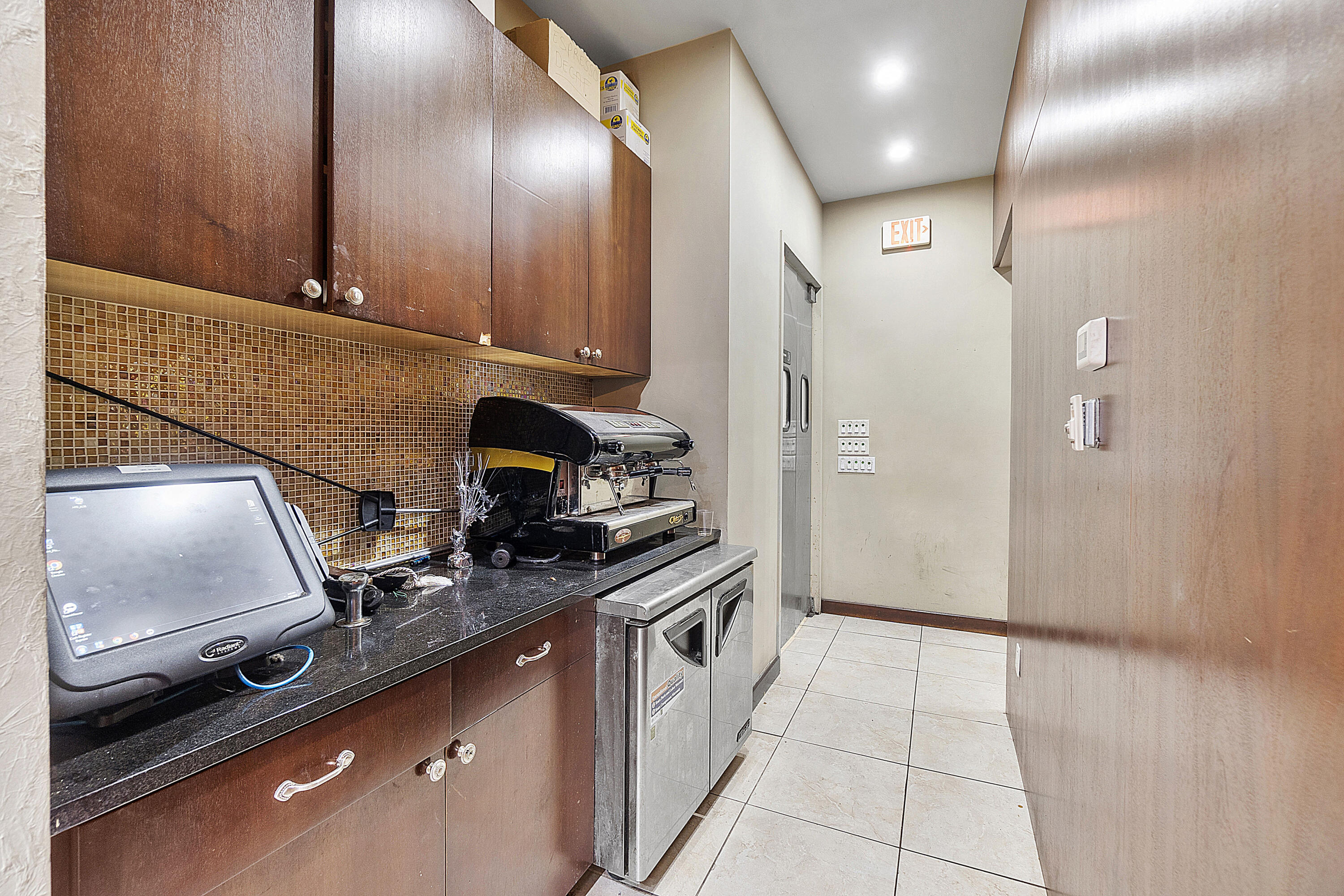 401 W Atlantic Avenue R8-R9