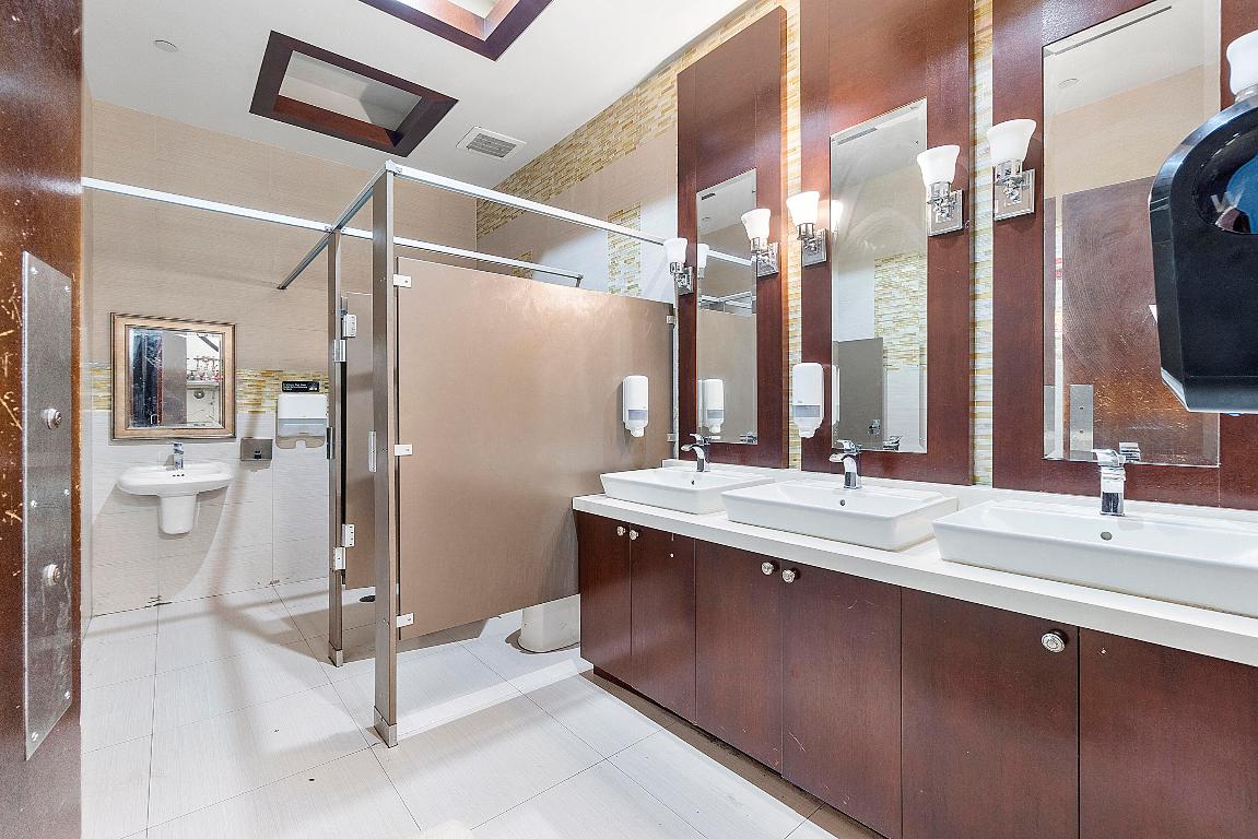 401 W Atlantic Avenue R8-R9