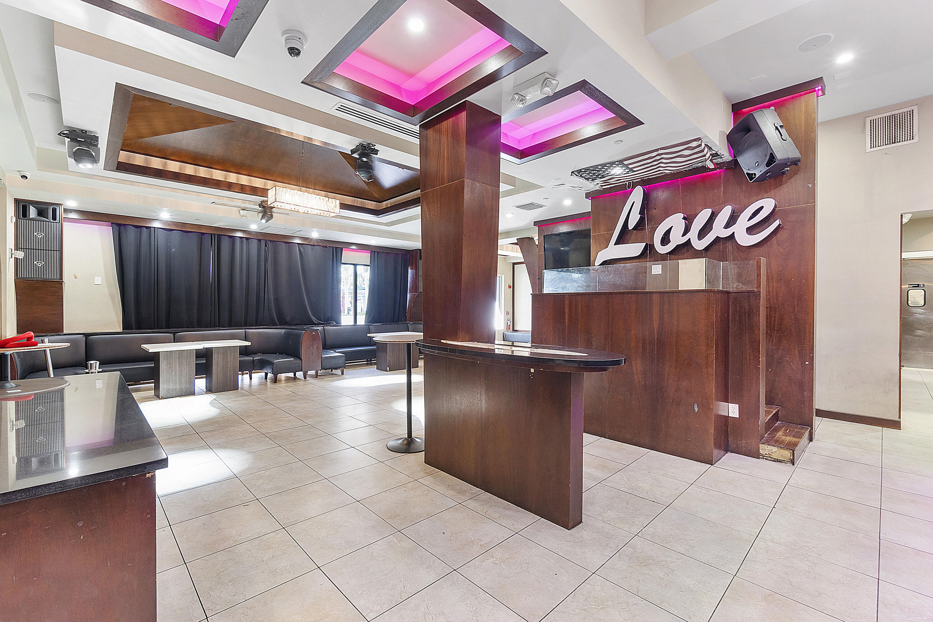 401 W Atlantic Avenue R8-R9