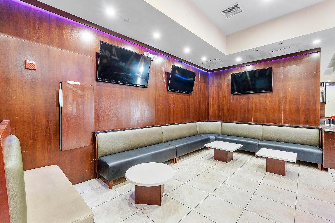 401 W Atlantic Avenue R8-R9