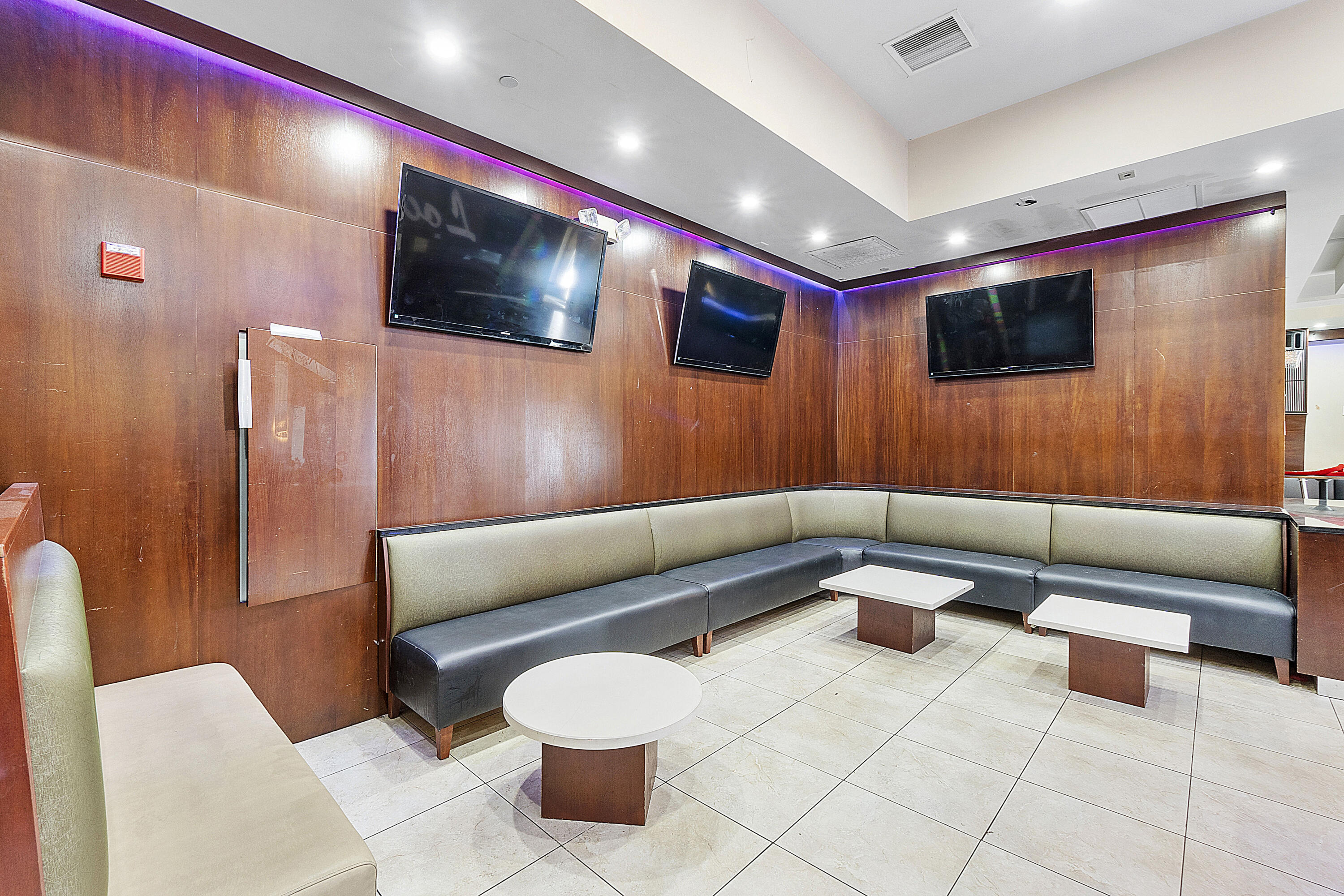 401 W Atlantic Avenue R8-R9