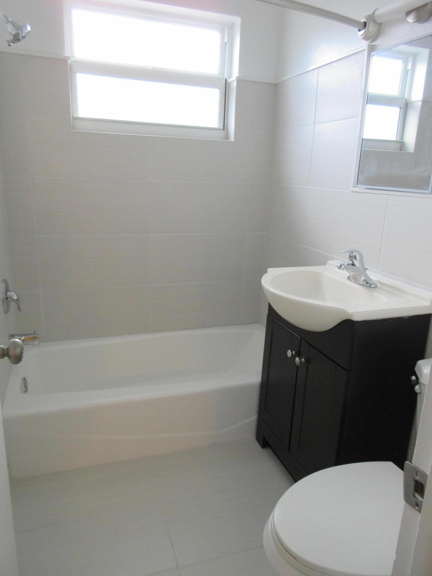 1238 17th Avenue N 2