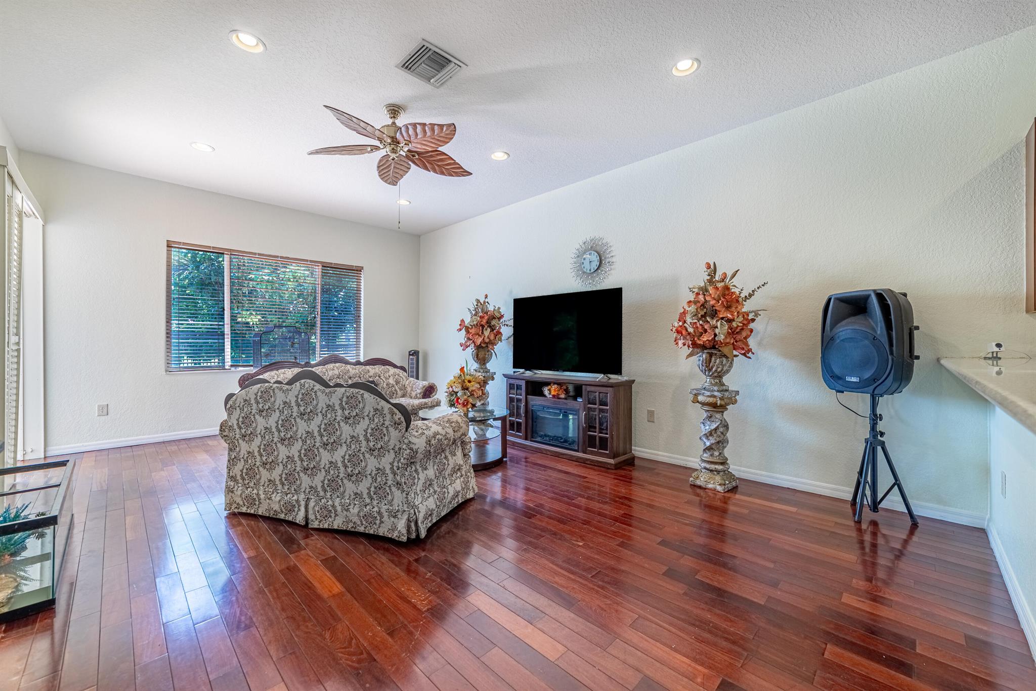 132 Catania Way