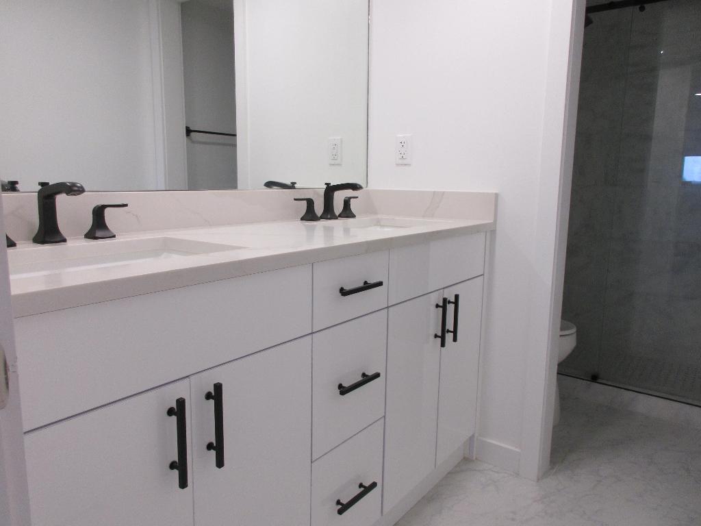 859 Jeffery Street 5040