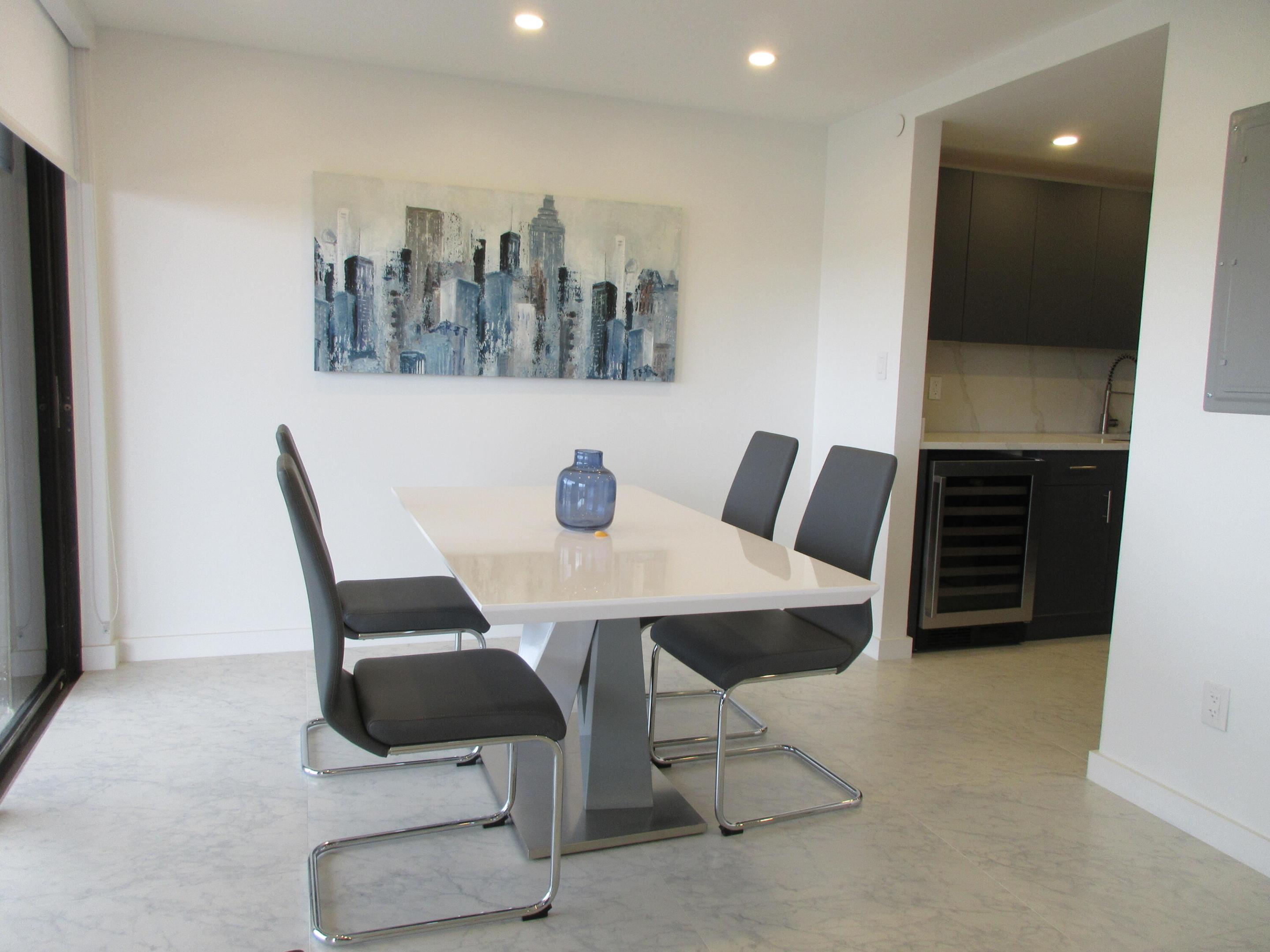 859 Jeffery Street 5040