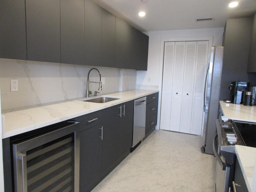 859 Jeffery Street 5040