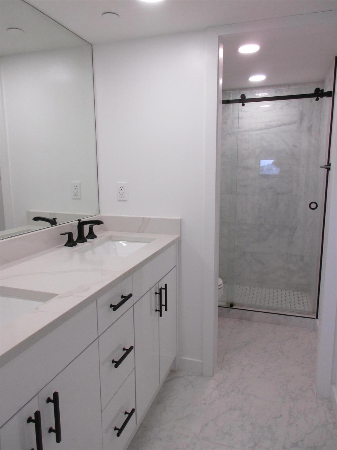 859 Jeffery Street 5040