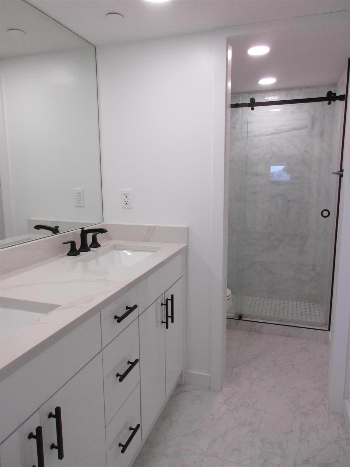 859 Jeffery Street 5040