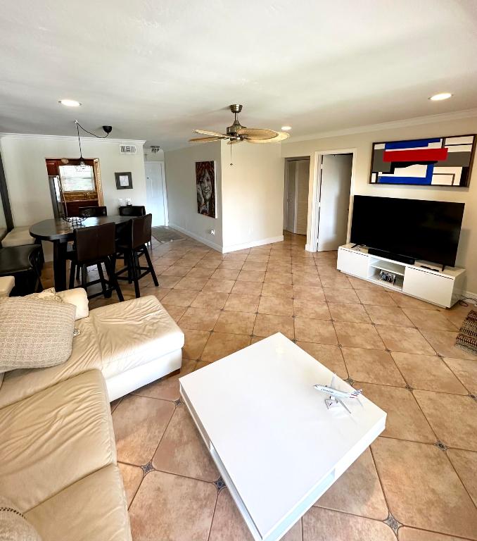 2501 S Ocean Boulevard 3040