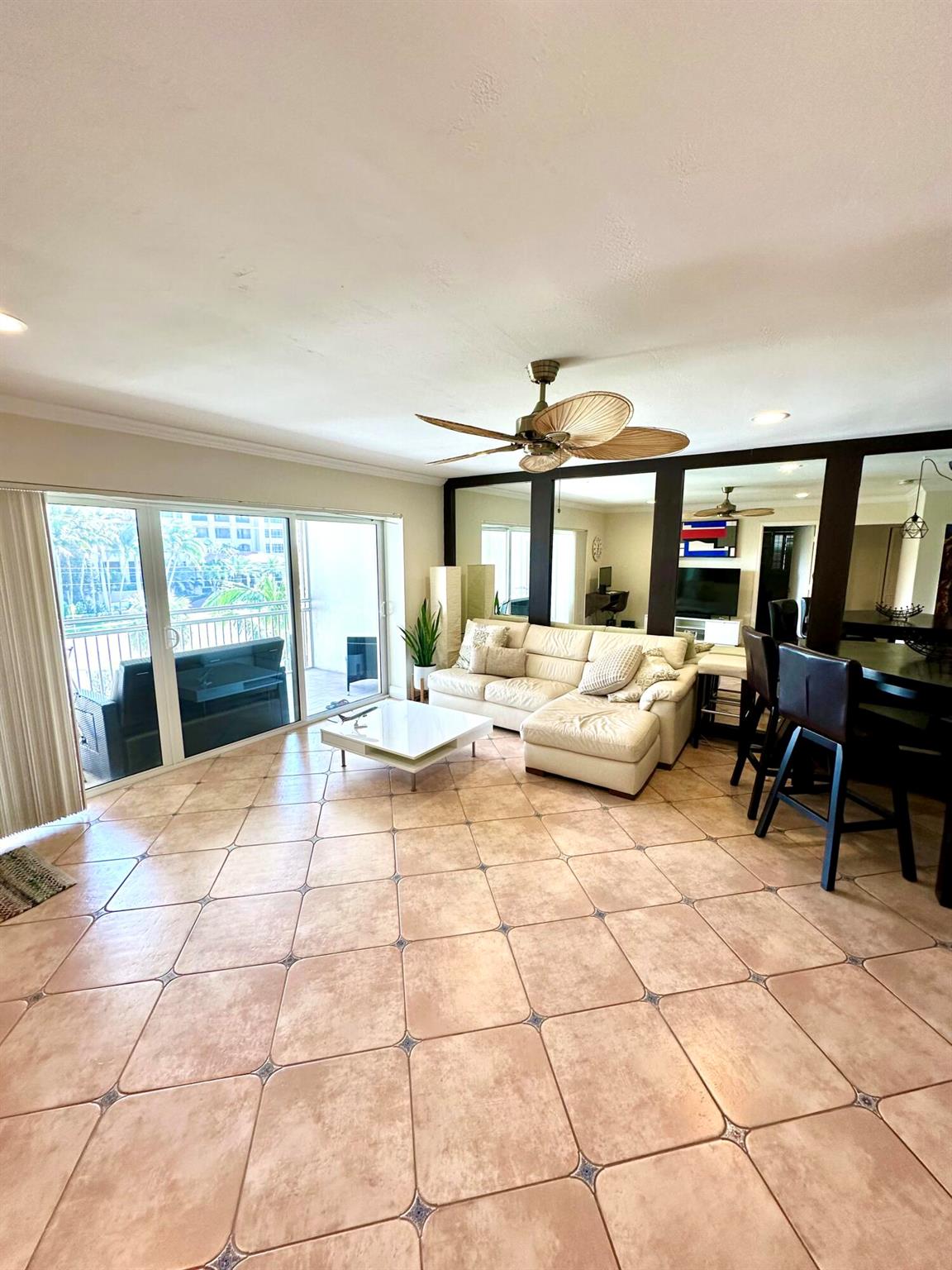 2501 S Ocean Boulevard 3040