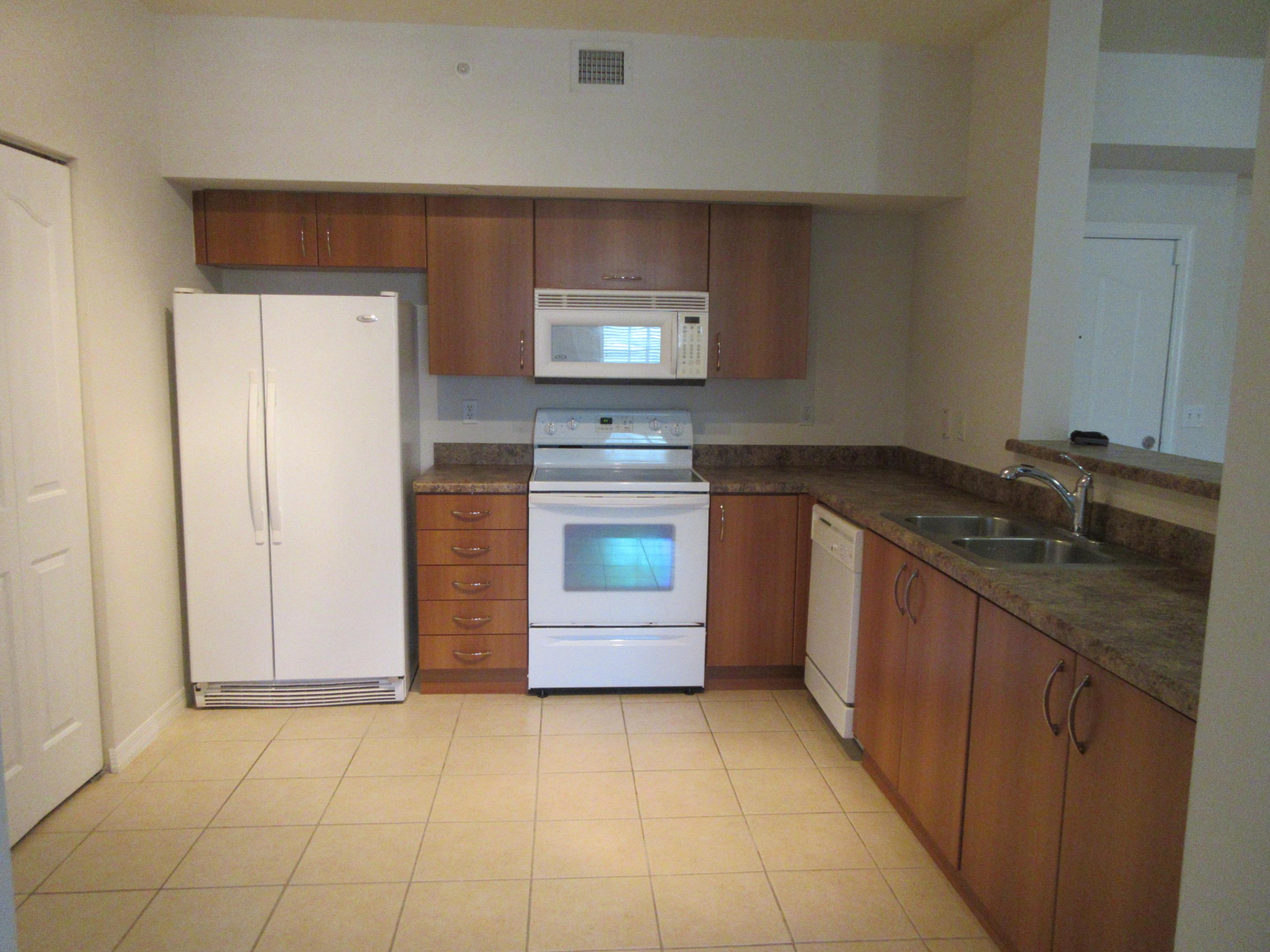 250 NE 3rd Avenue 1-213