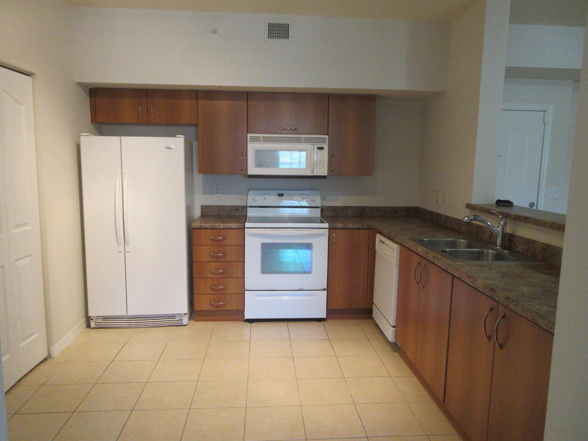 250 NE 3rd Avenue 1-213