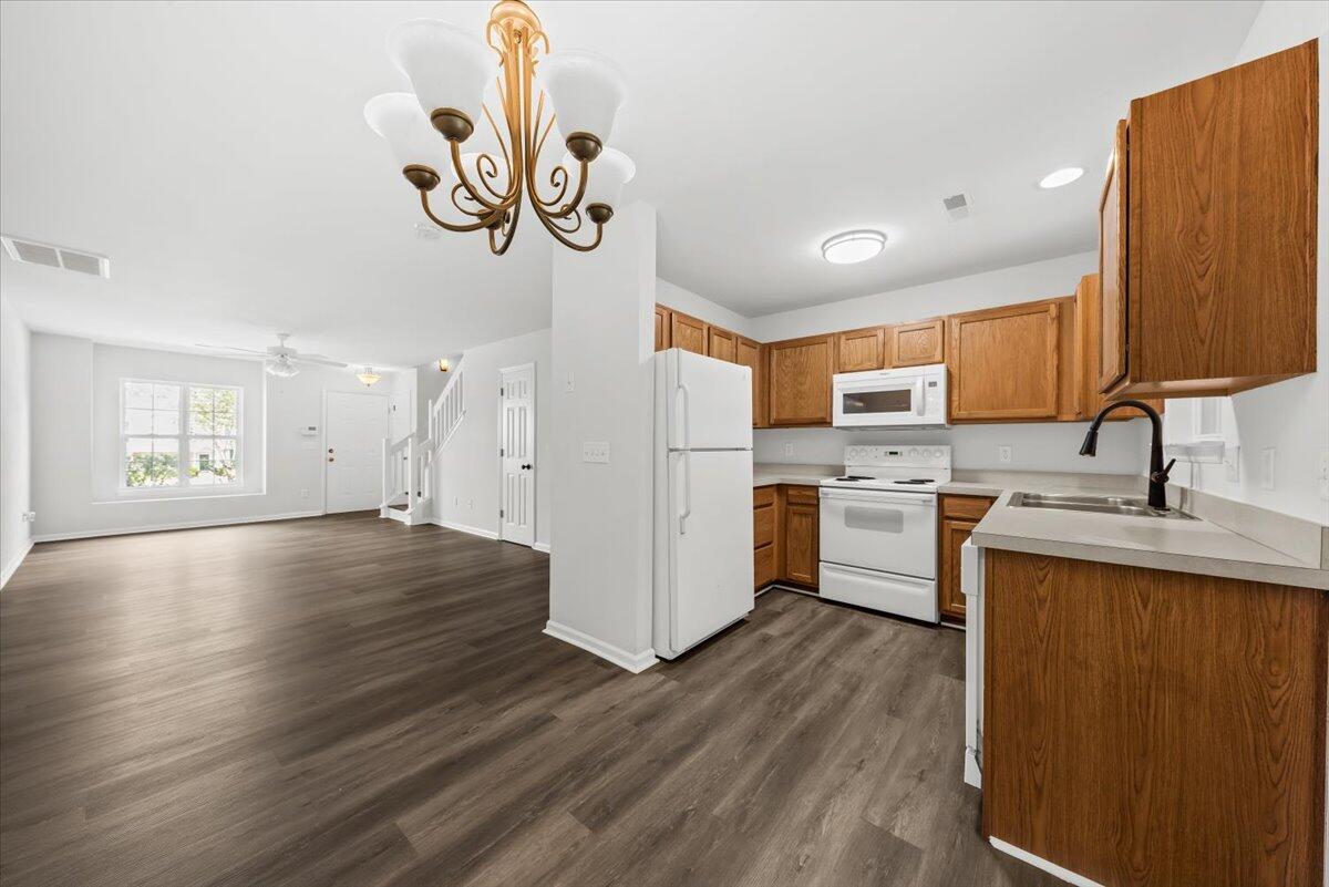 122 Hornby Circle