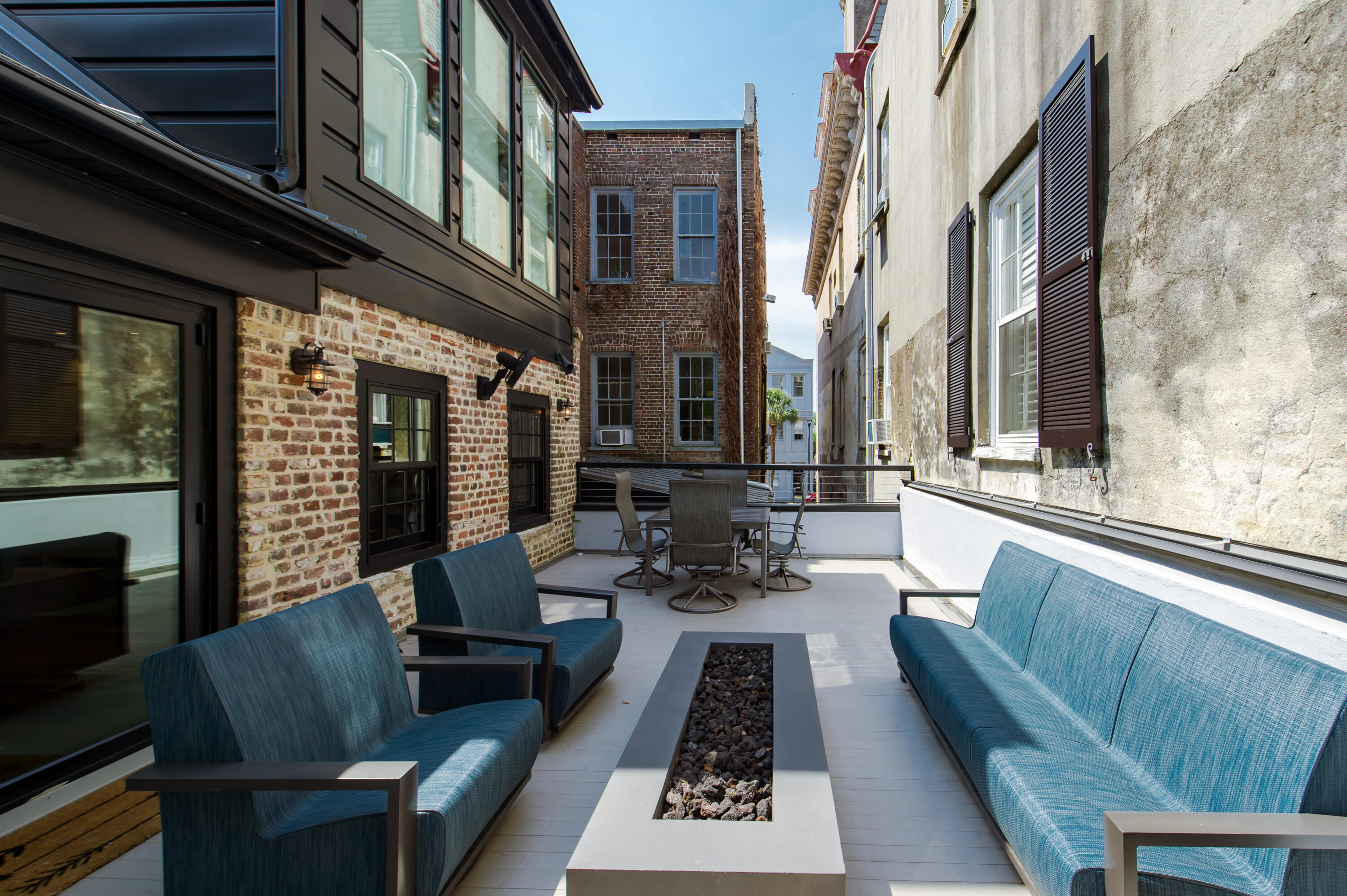 58 1/2 Broad Street