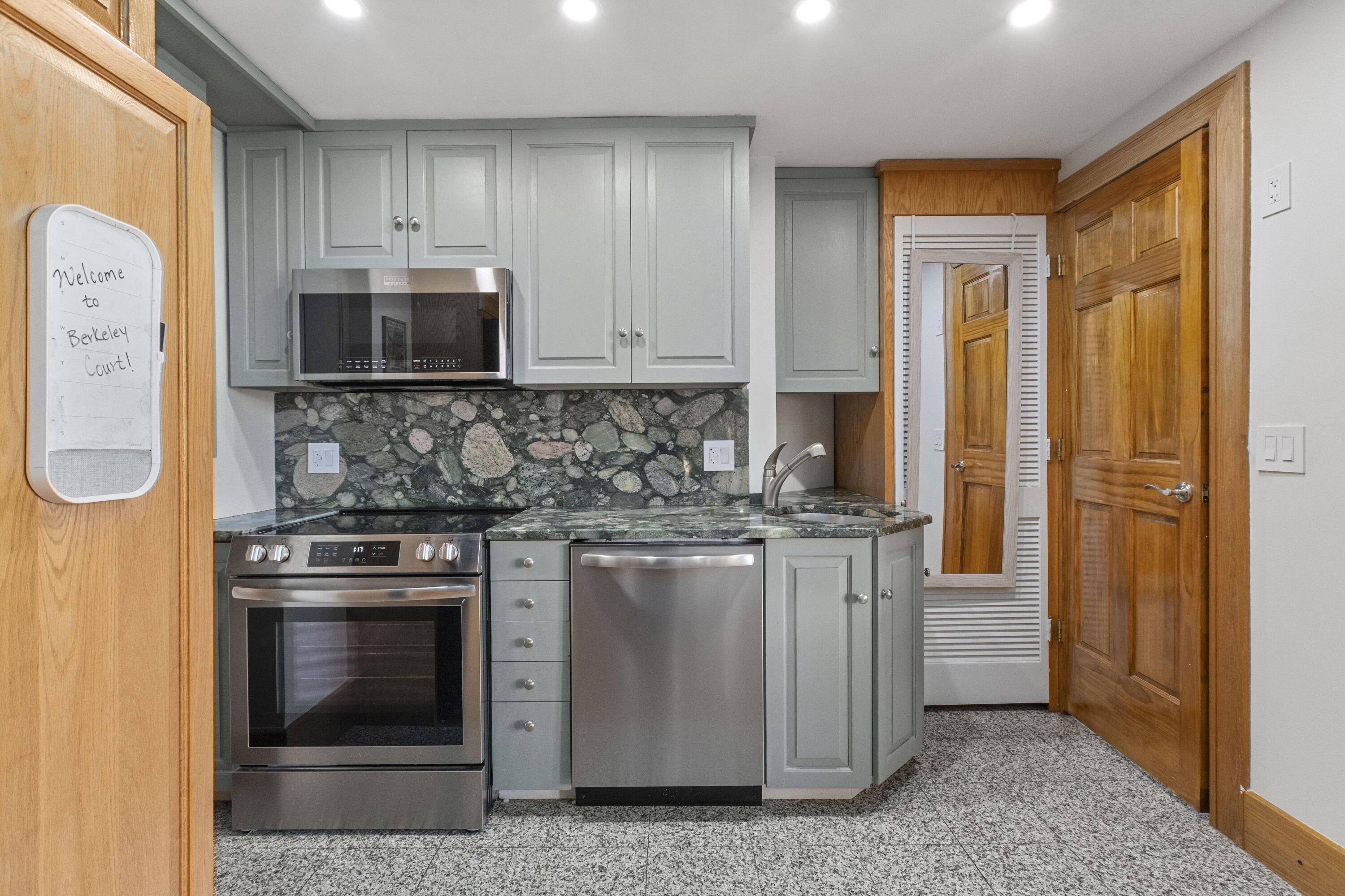 63 Rutledge Avenue # 10