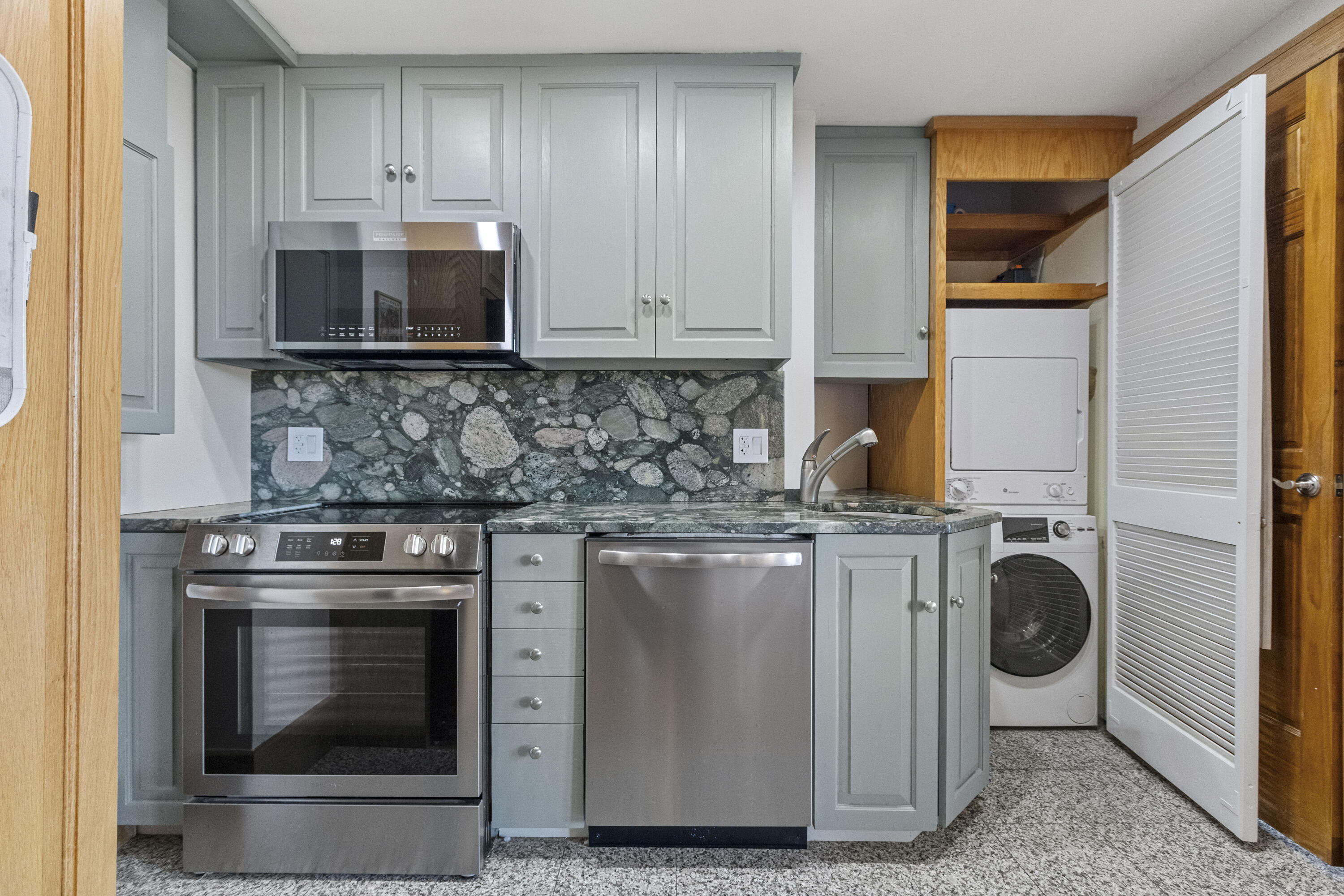 63 Rutledge Avenue # 10