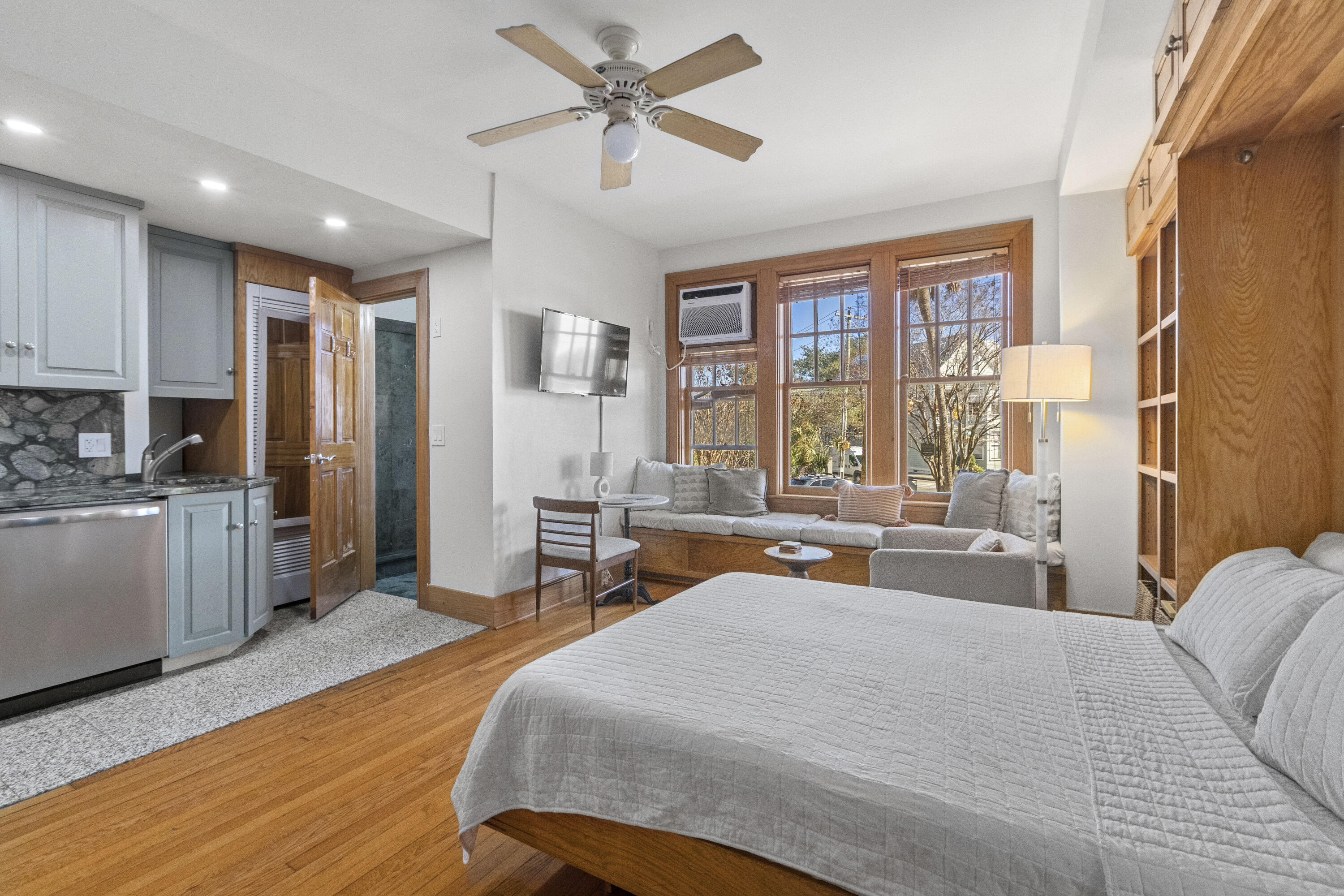 63 Rutledge Avenue # 10