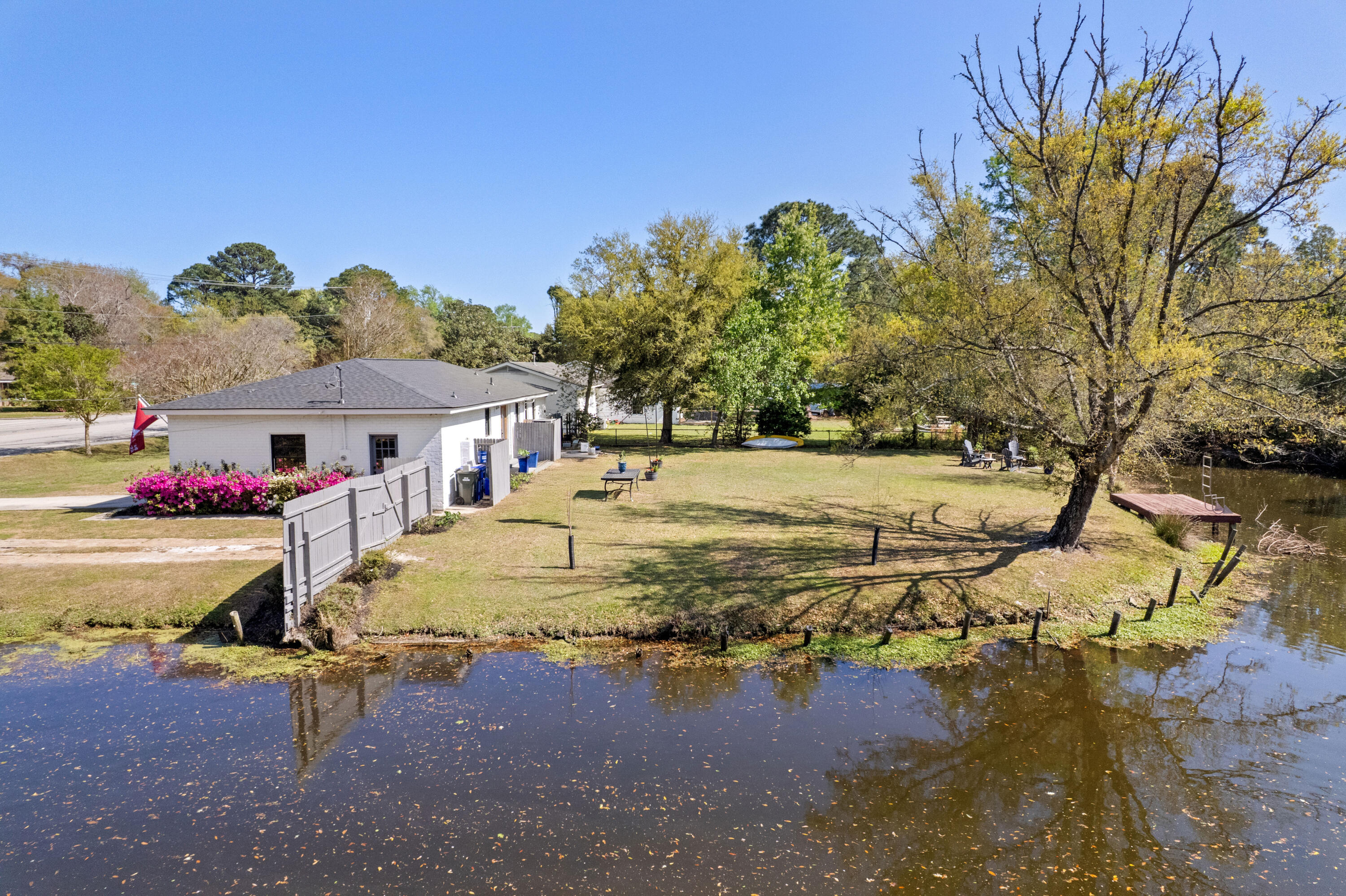 1089 Harbor View Road