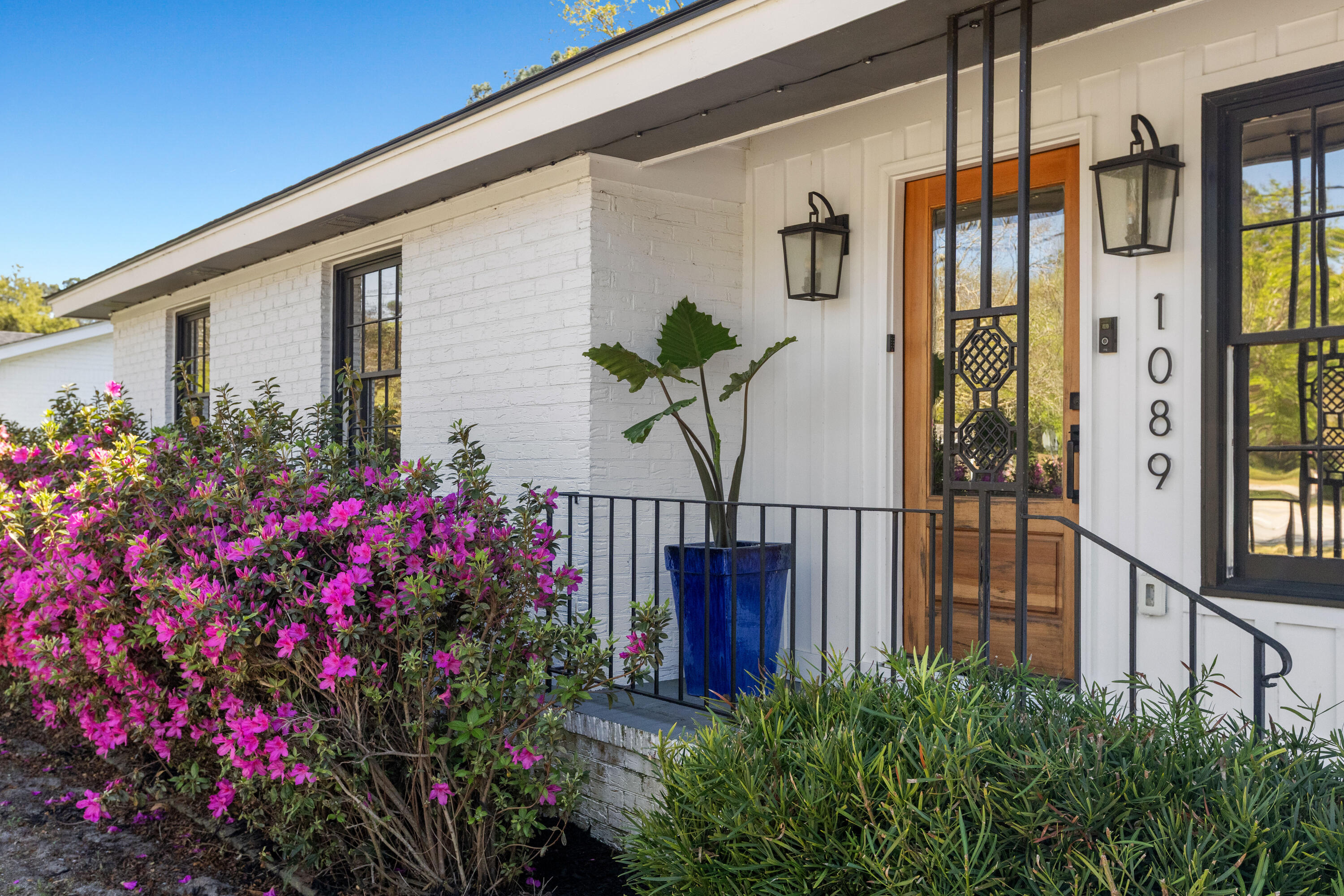 1089 Harbor View Road