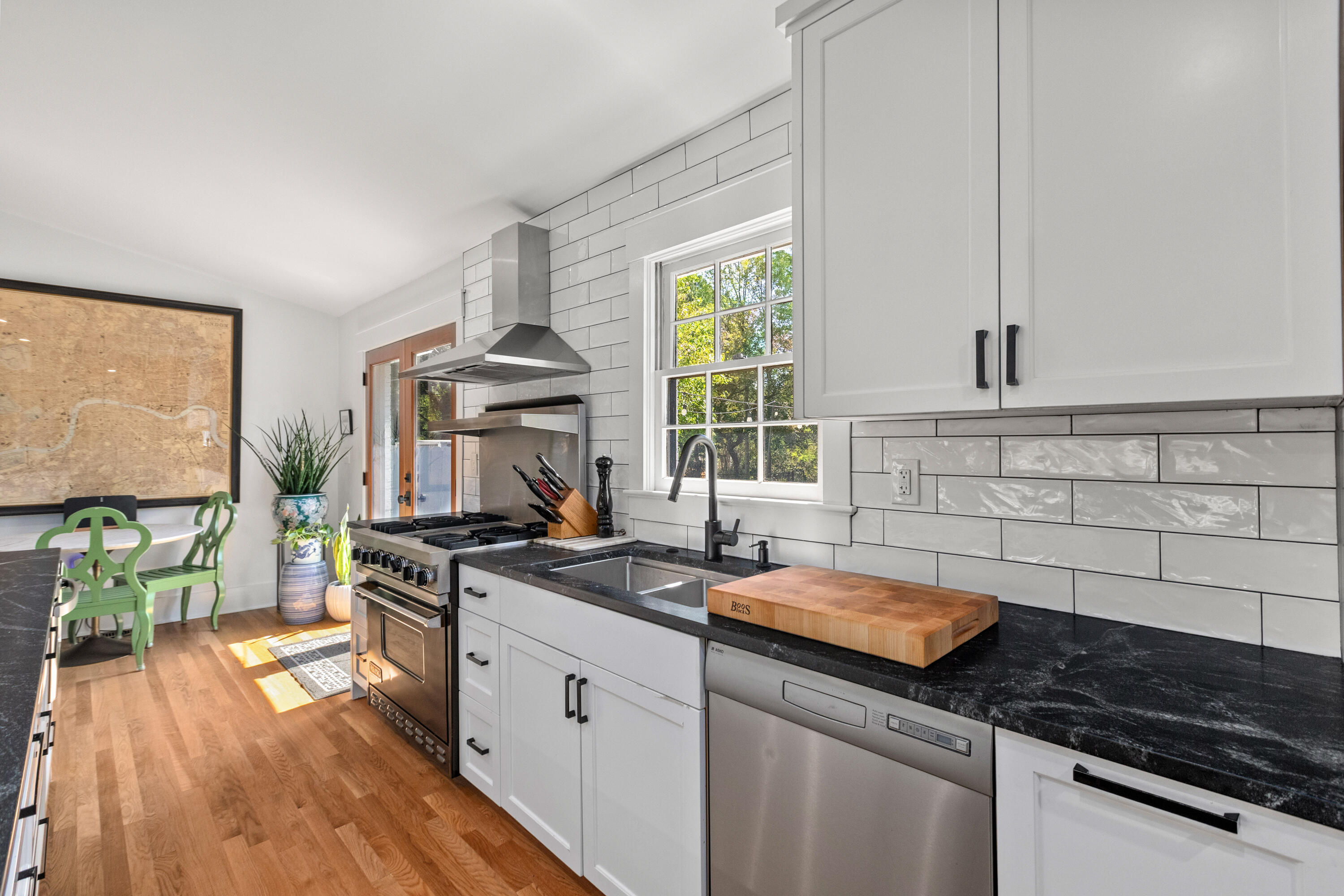 1089 Harbor View Road