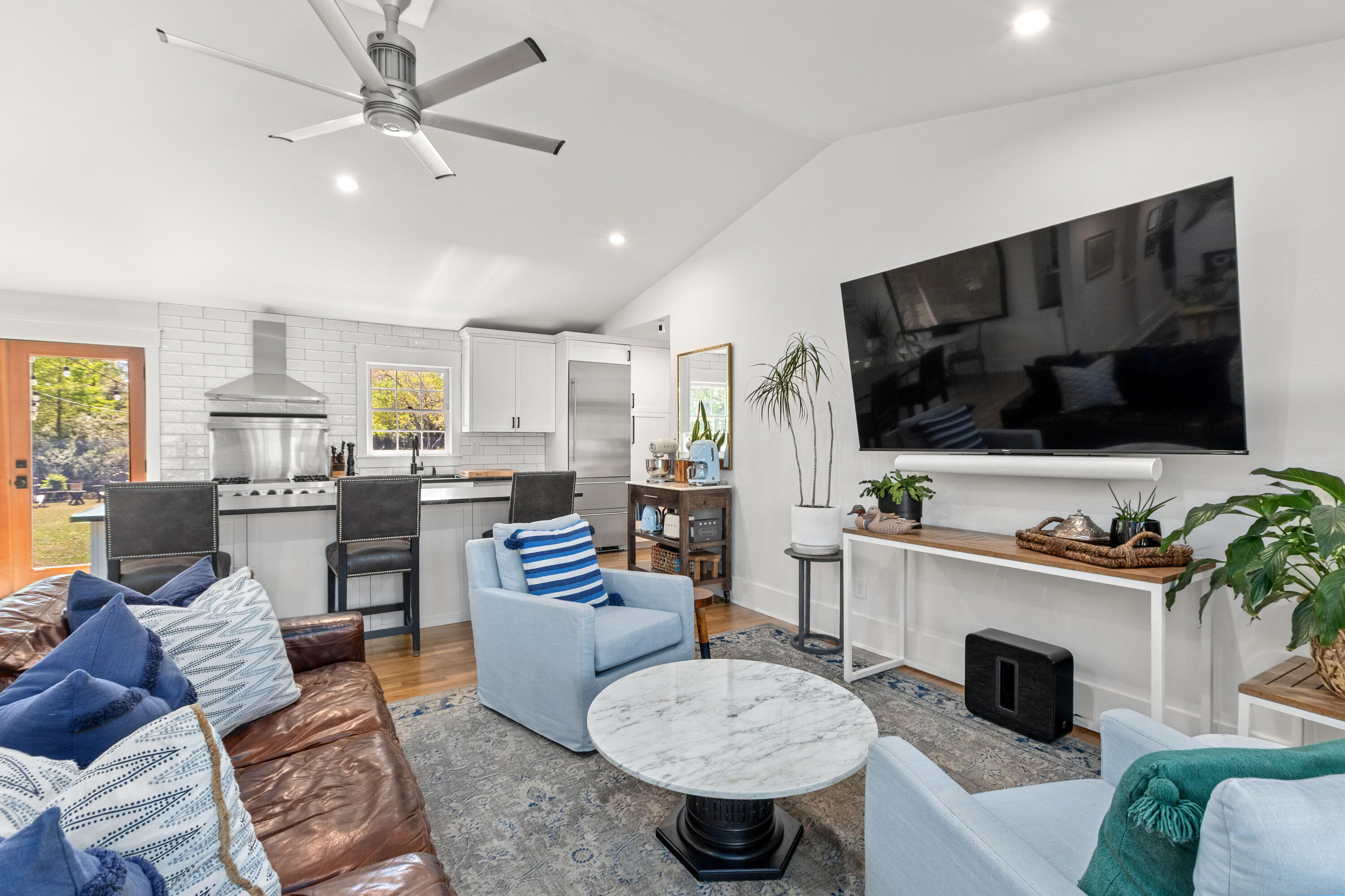 1089 Harbor View Road