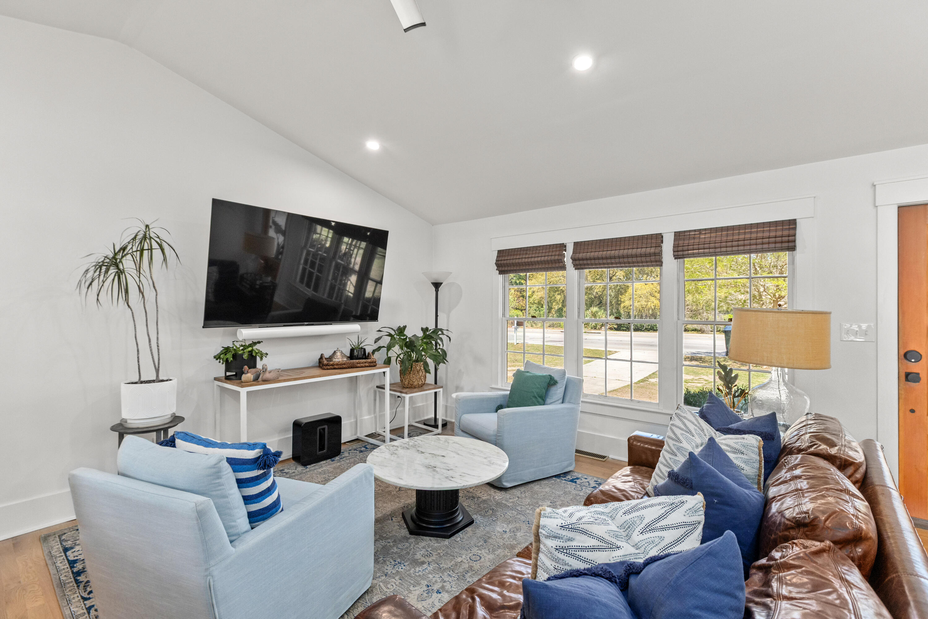 1089 Harbor View Road