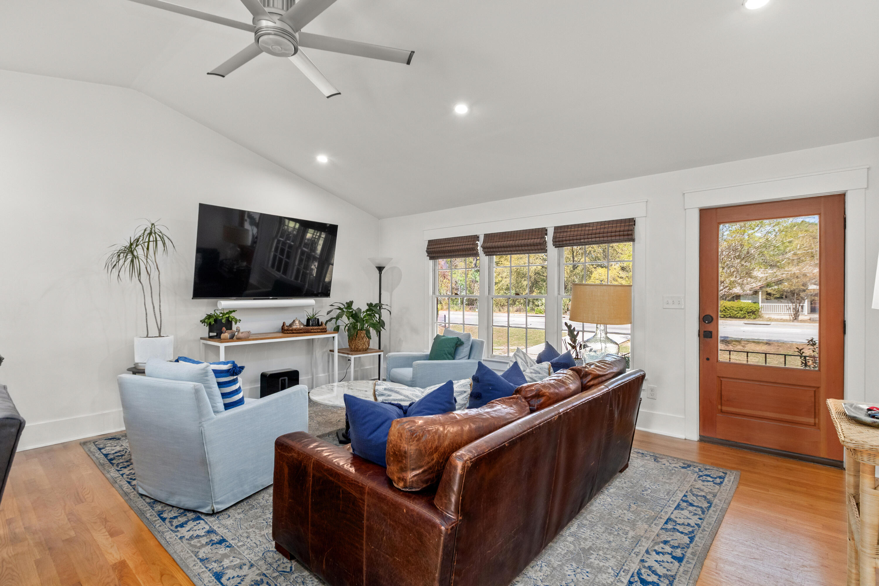 1089 Harbor View Road