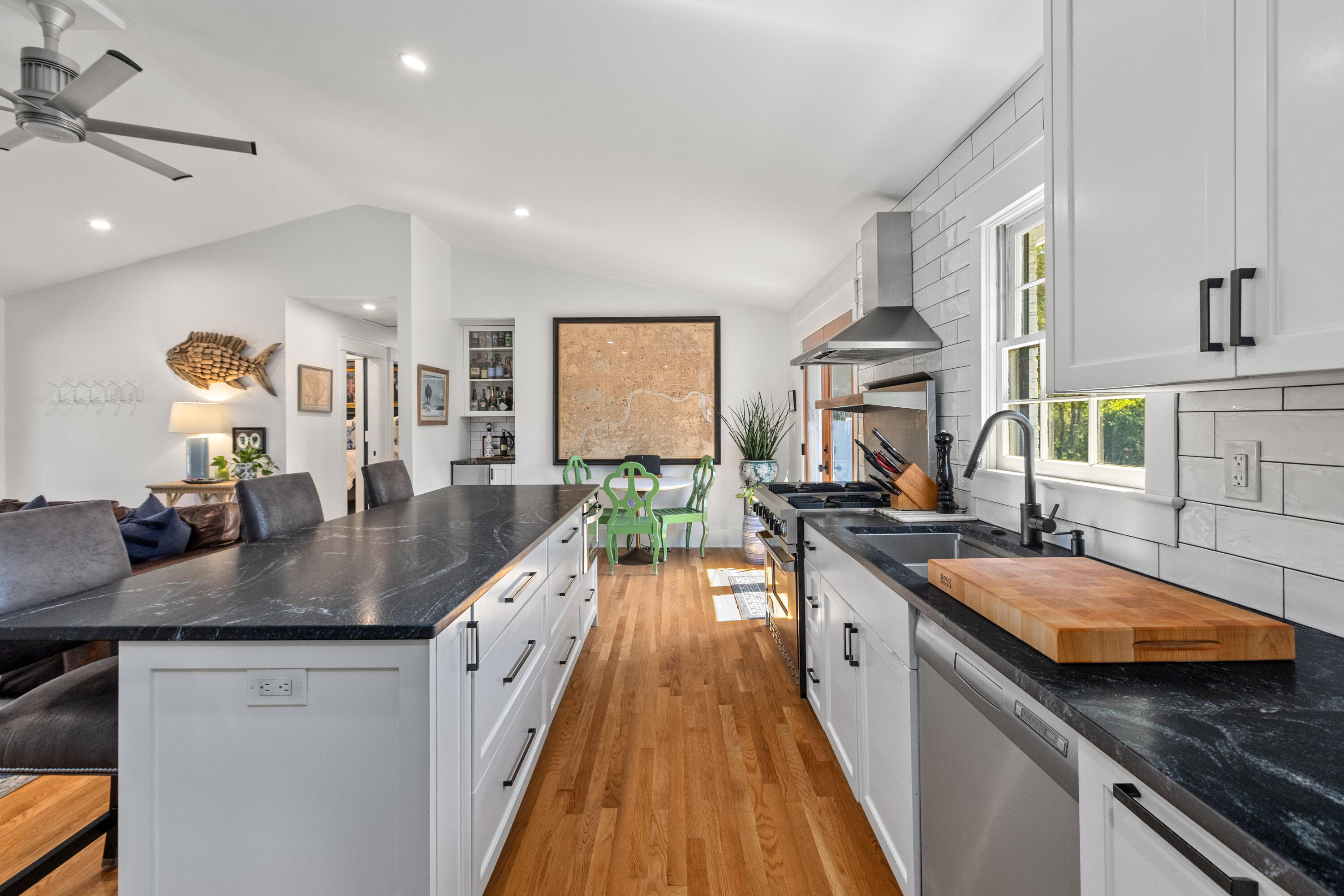 1089 Harbor View Road